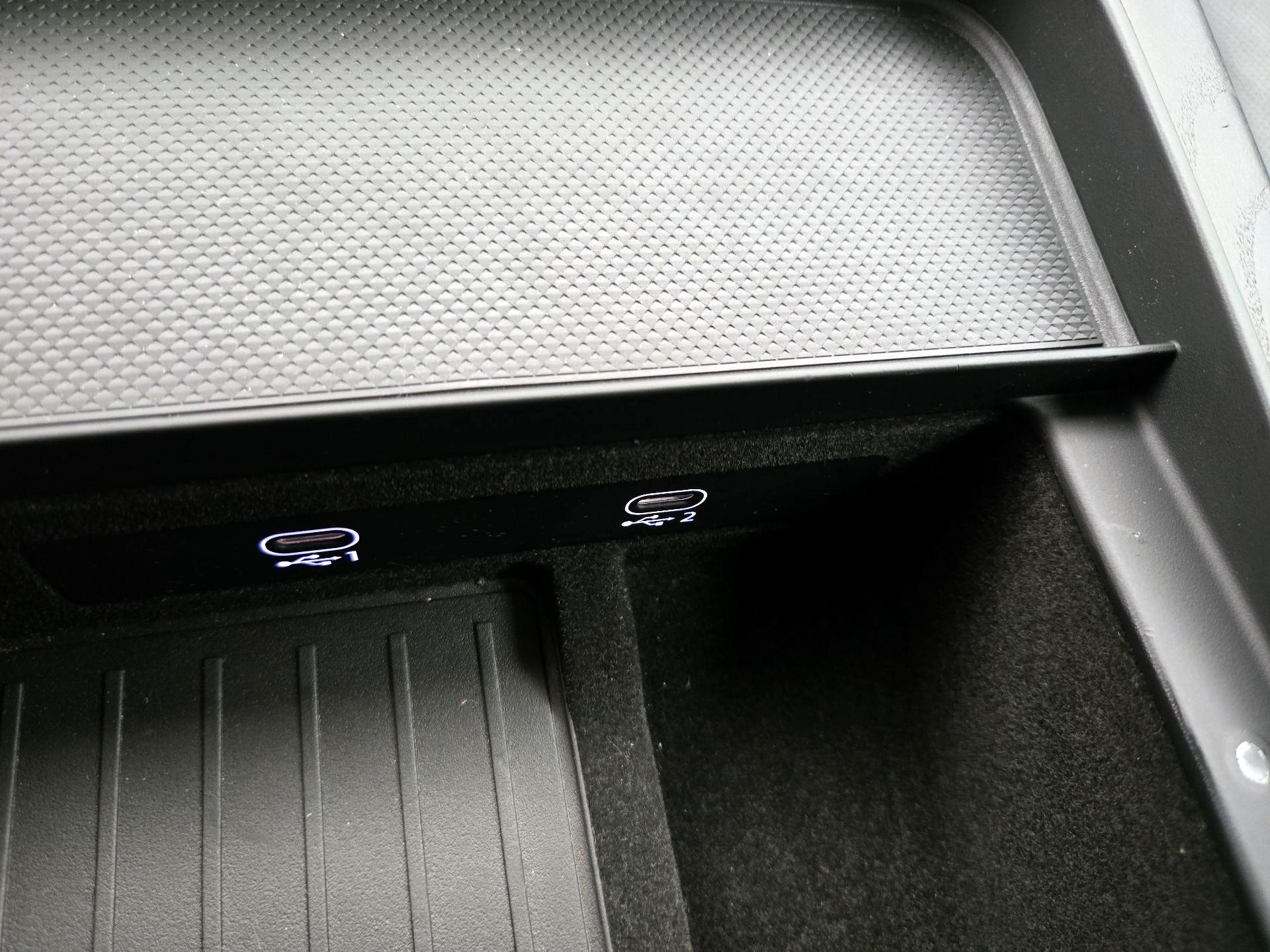 Thumbnail: 2023 Audi Q8 - 19