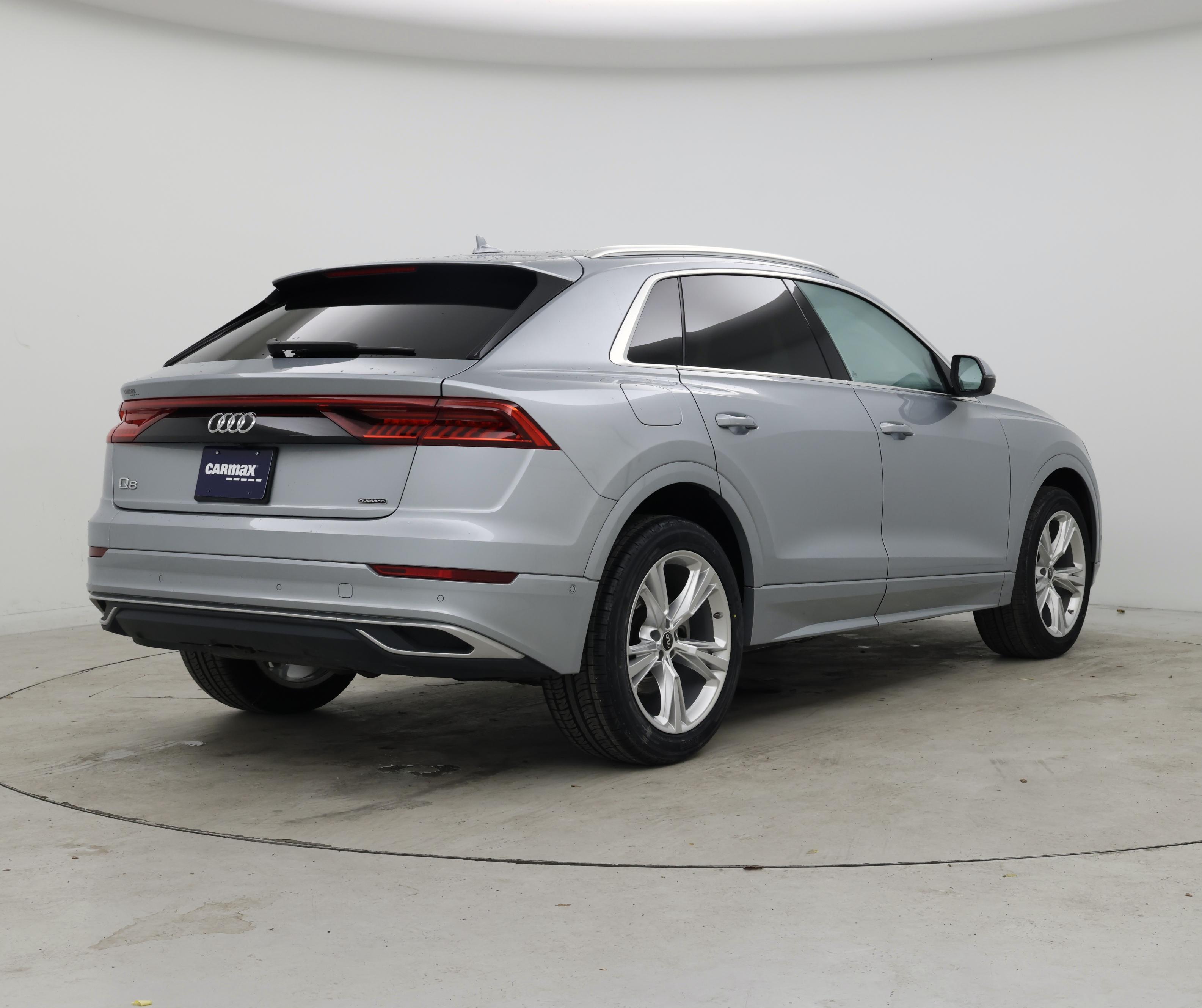 Thumbnail: 2023 Audi Q8 - 8