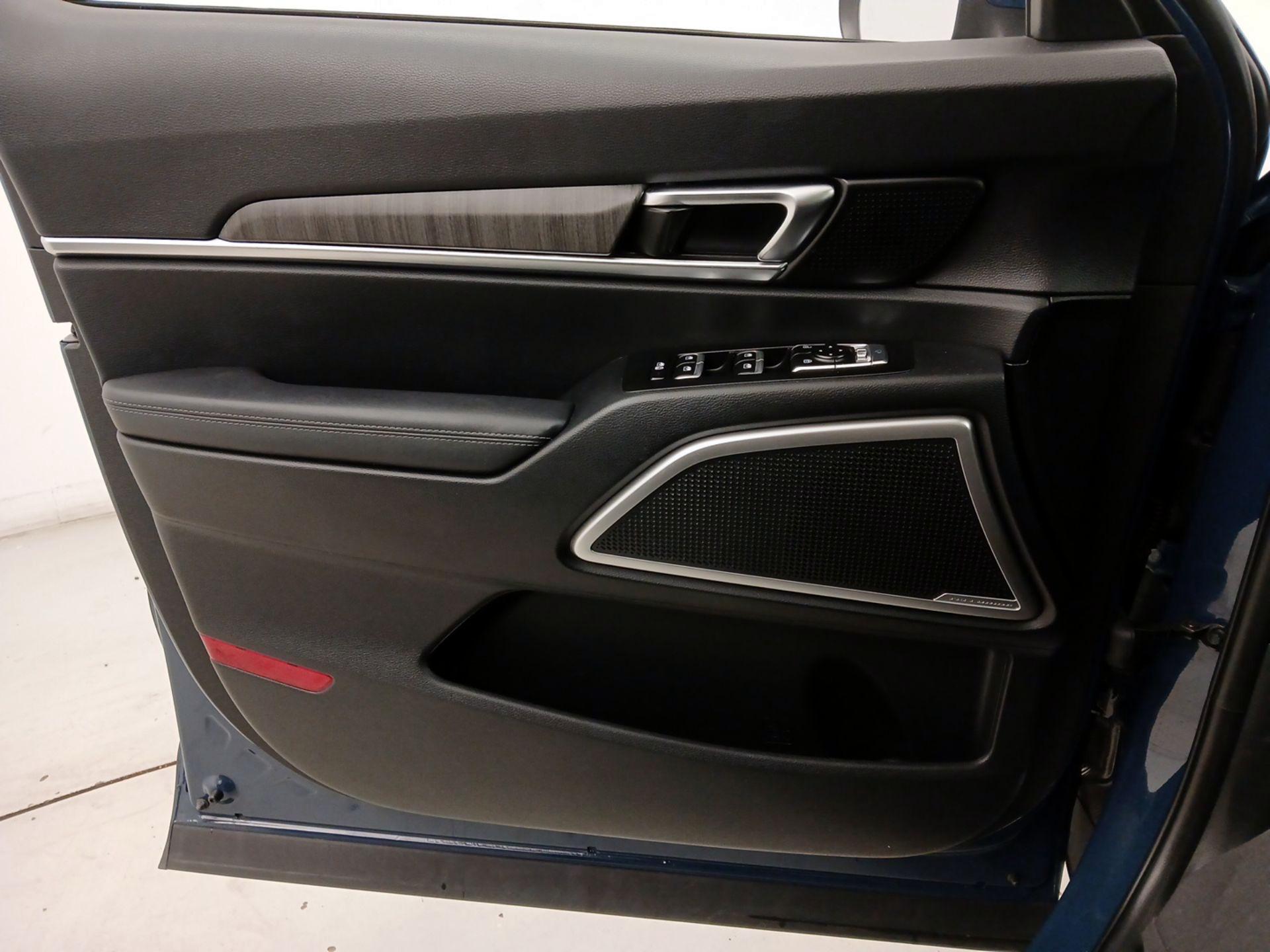 Thumbnail: 2023 Kia Telluride - 12