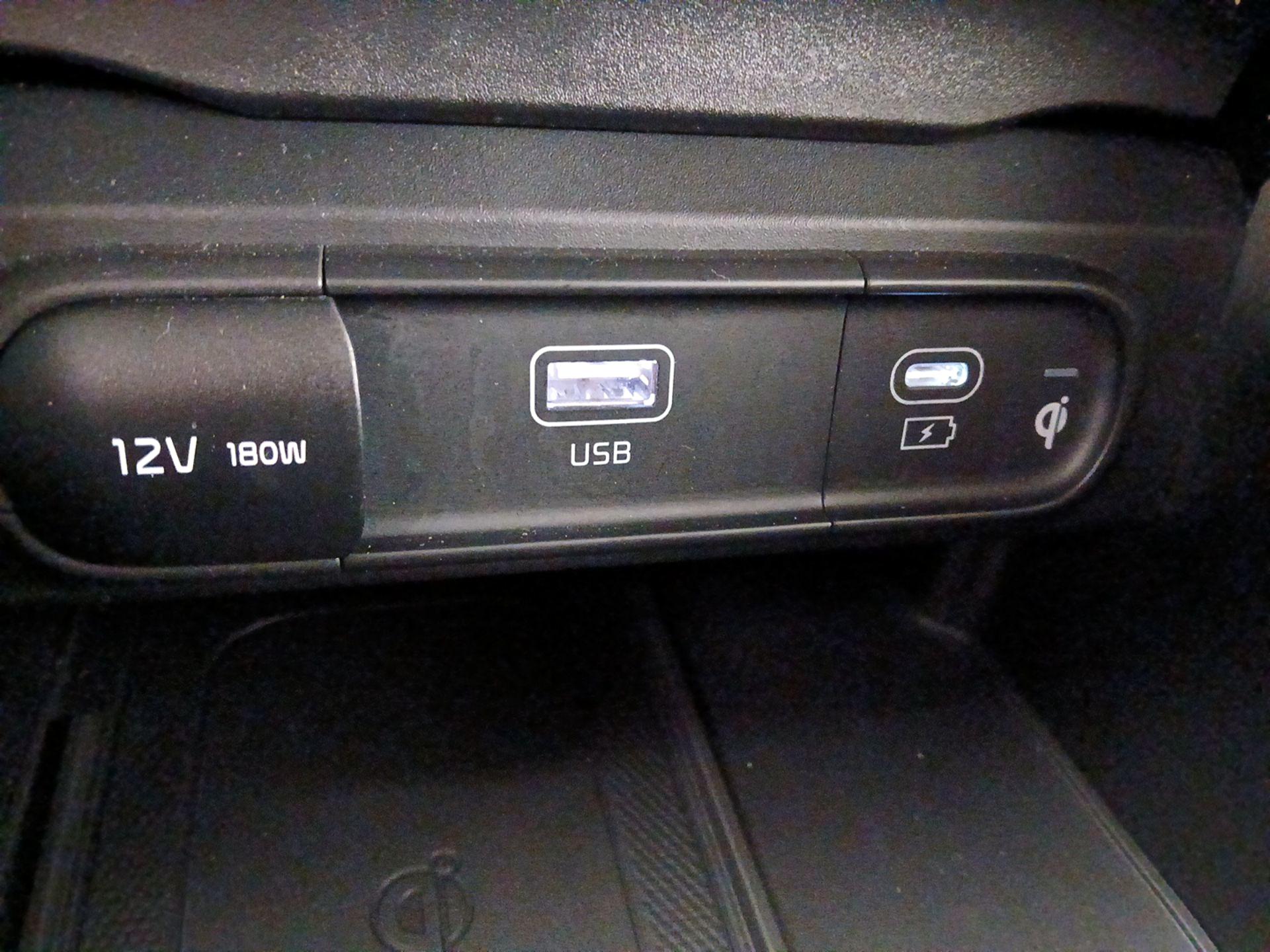 Thumbnail: 2023 Kia Telluride - 19