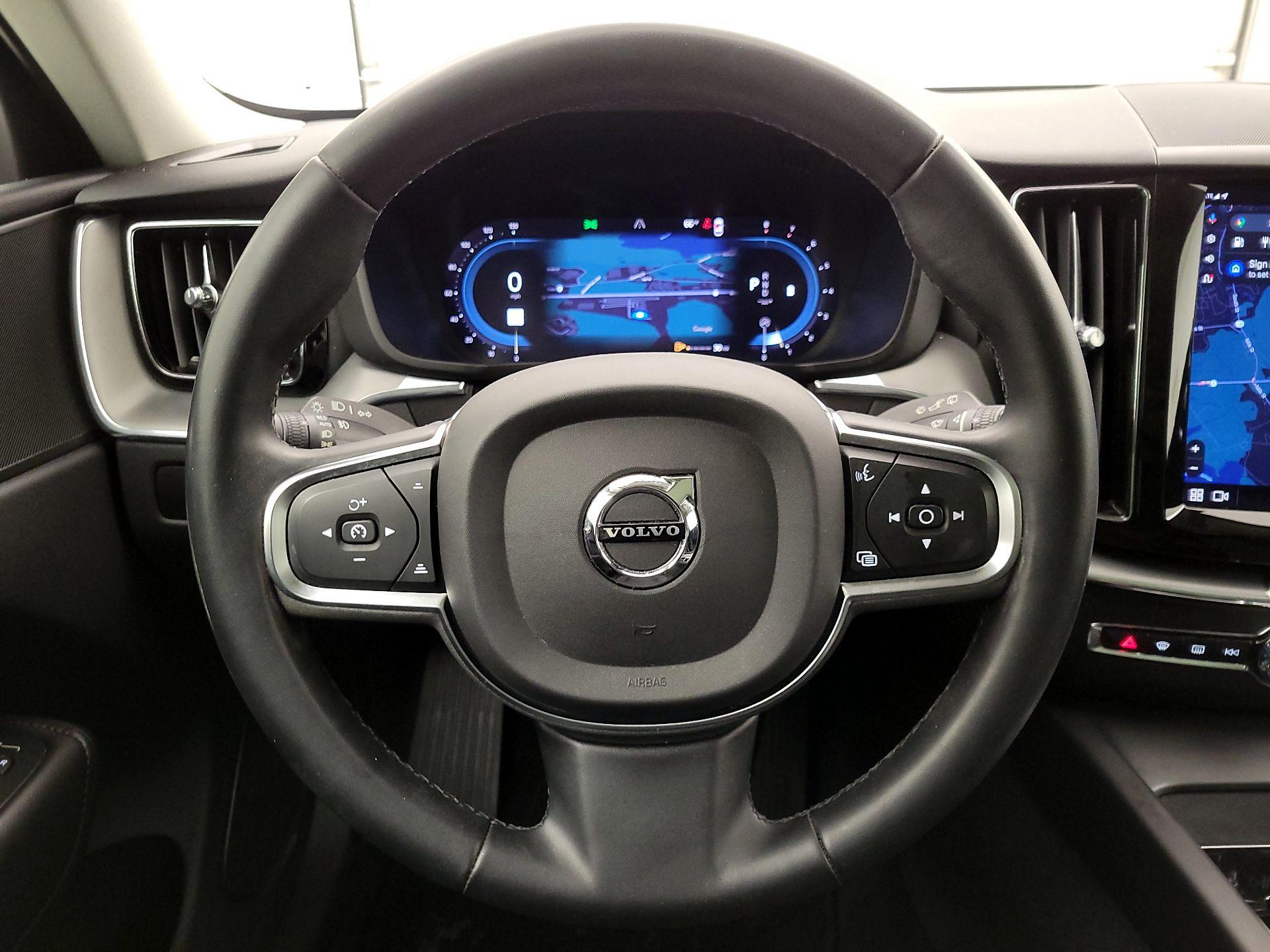 Thumbnail: 2023 Volvo XC60 - 10