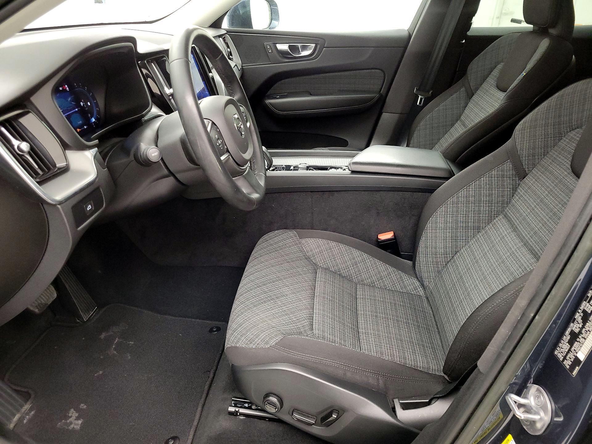 Thumbnail: 2023 Volvo XC60 - 11