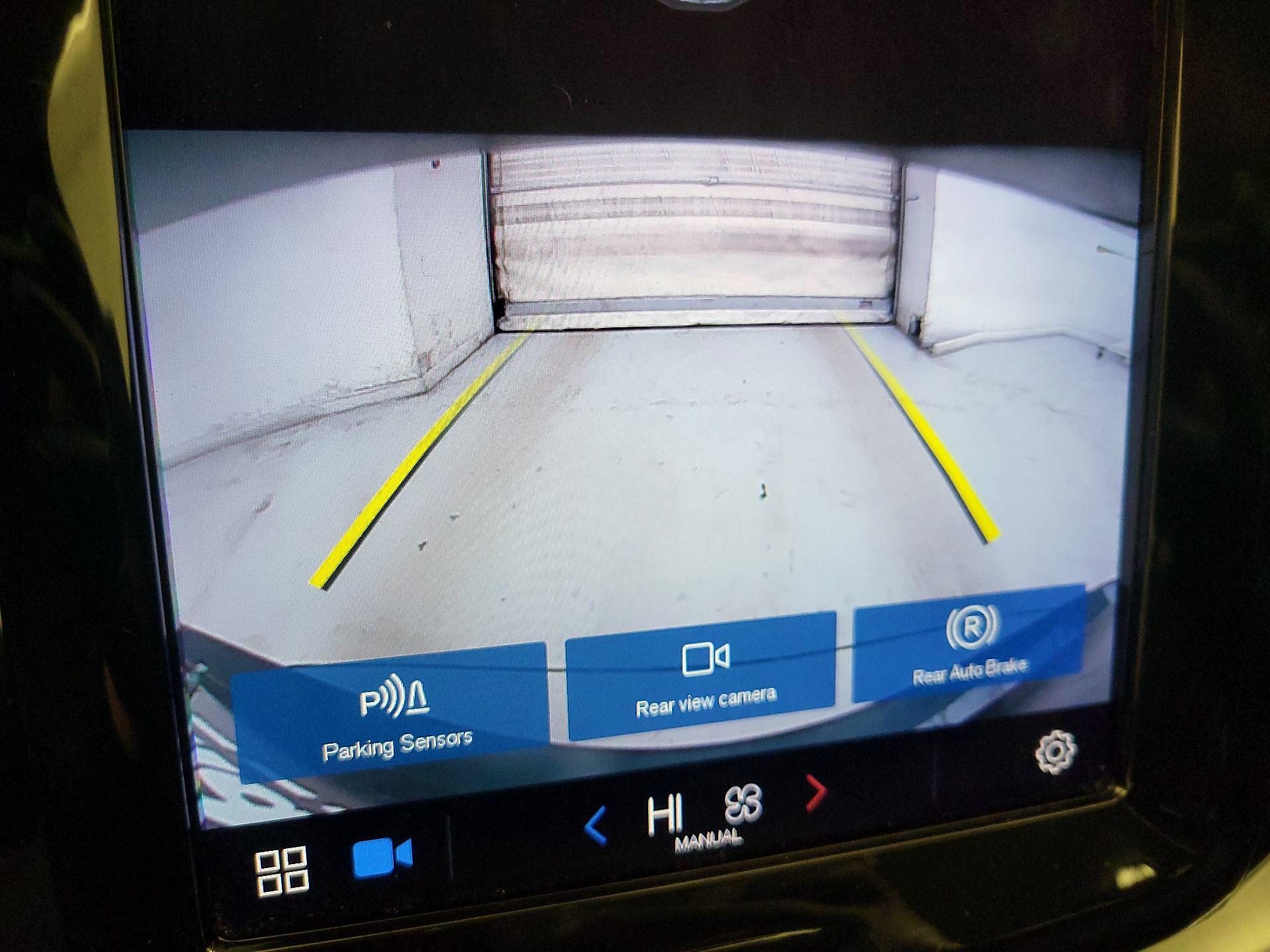 Thumbnail: 2023 Volvo XC60 - 15