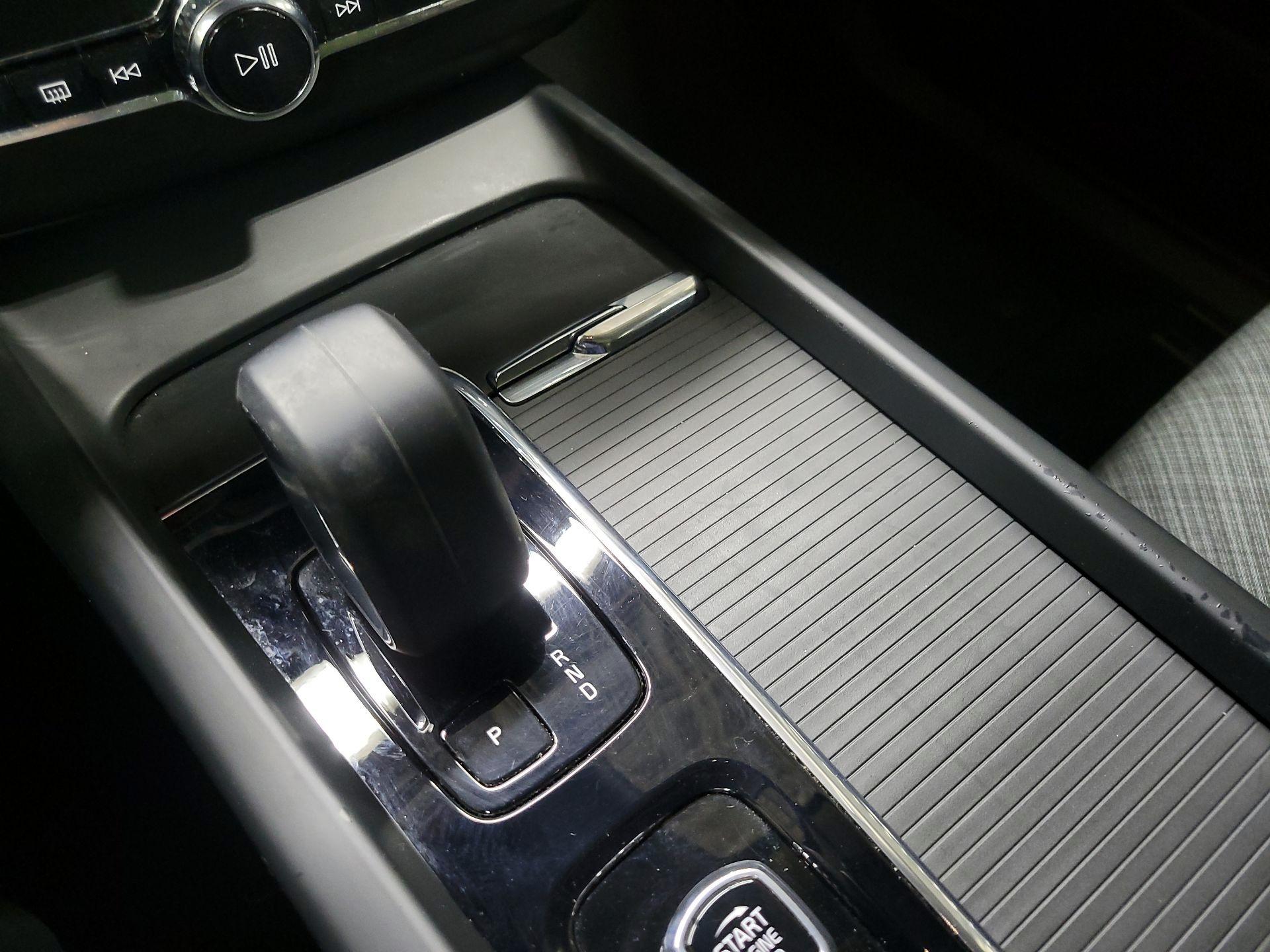 Thumbnail: 2023 Volvo XC60 - 18