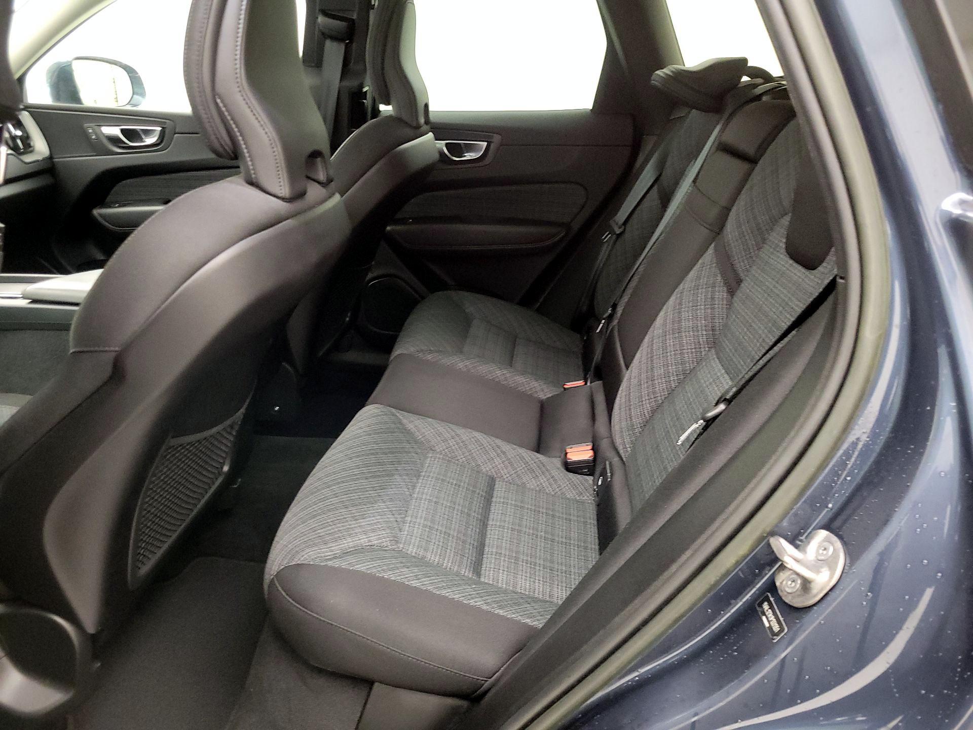 Thumbnail: 2023 Volvo XC60 - 20