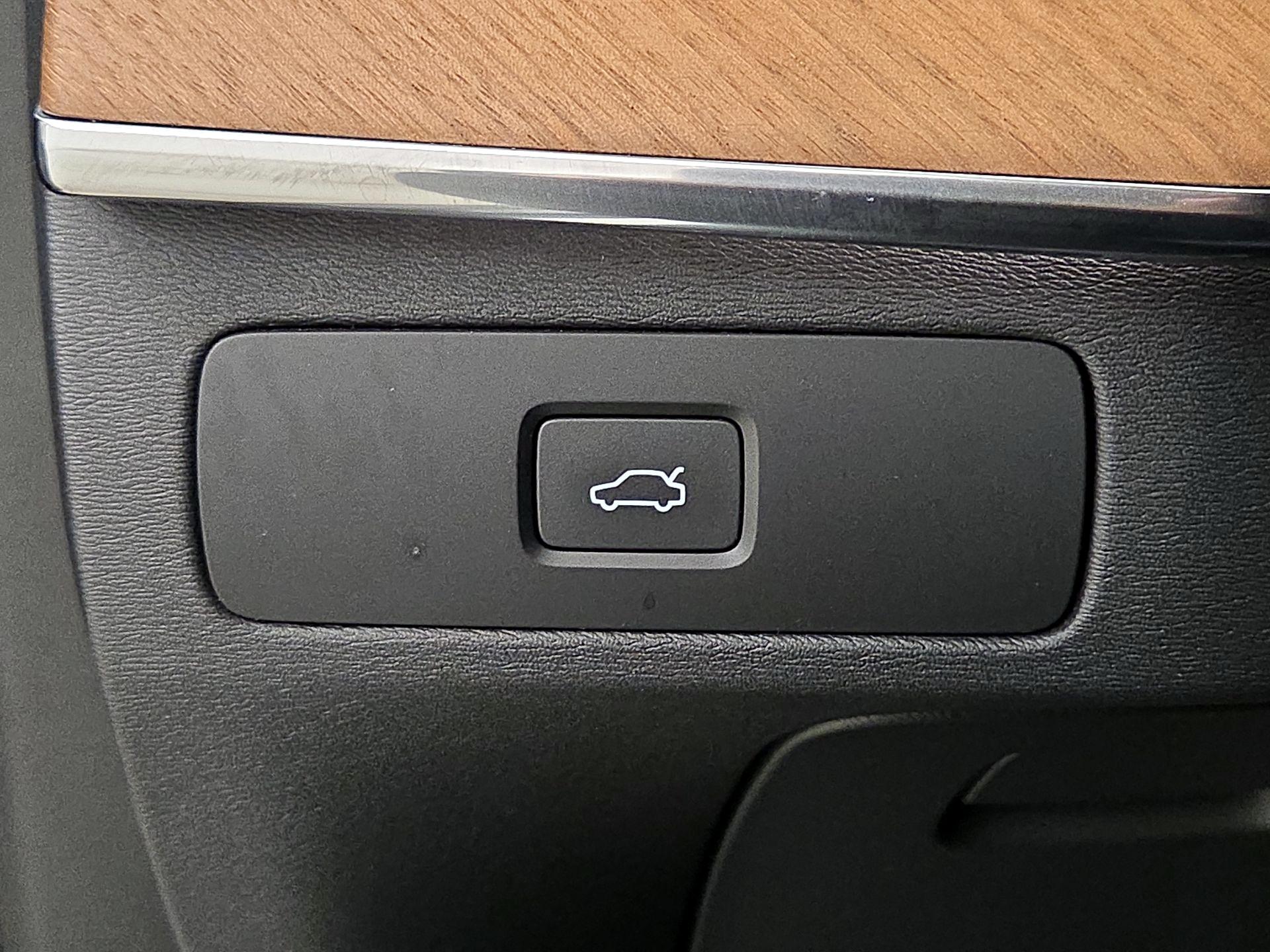 Thumbnail: 2023 Volvo XC90 - 13