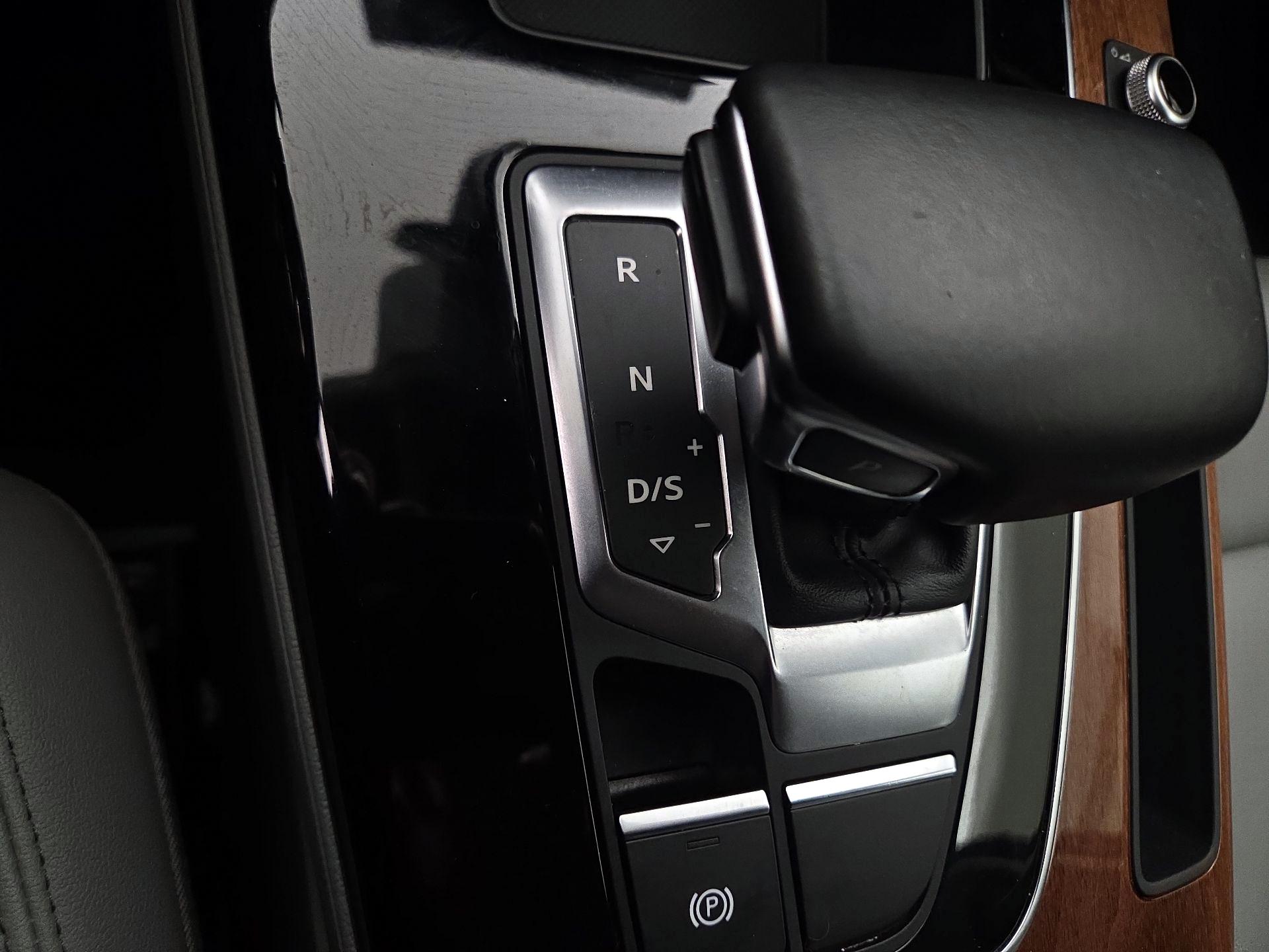 Thumbnail: 2022 Audi Q5 - 17