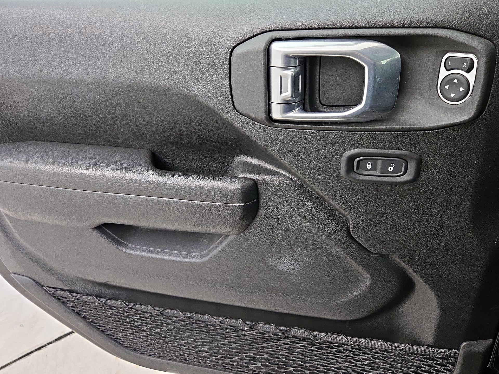 Thumbnail: 2022 Jeep Gladiator - 12