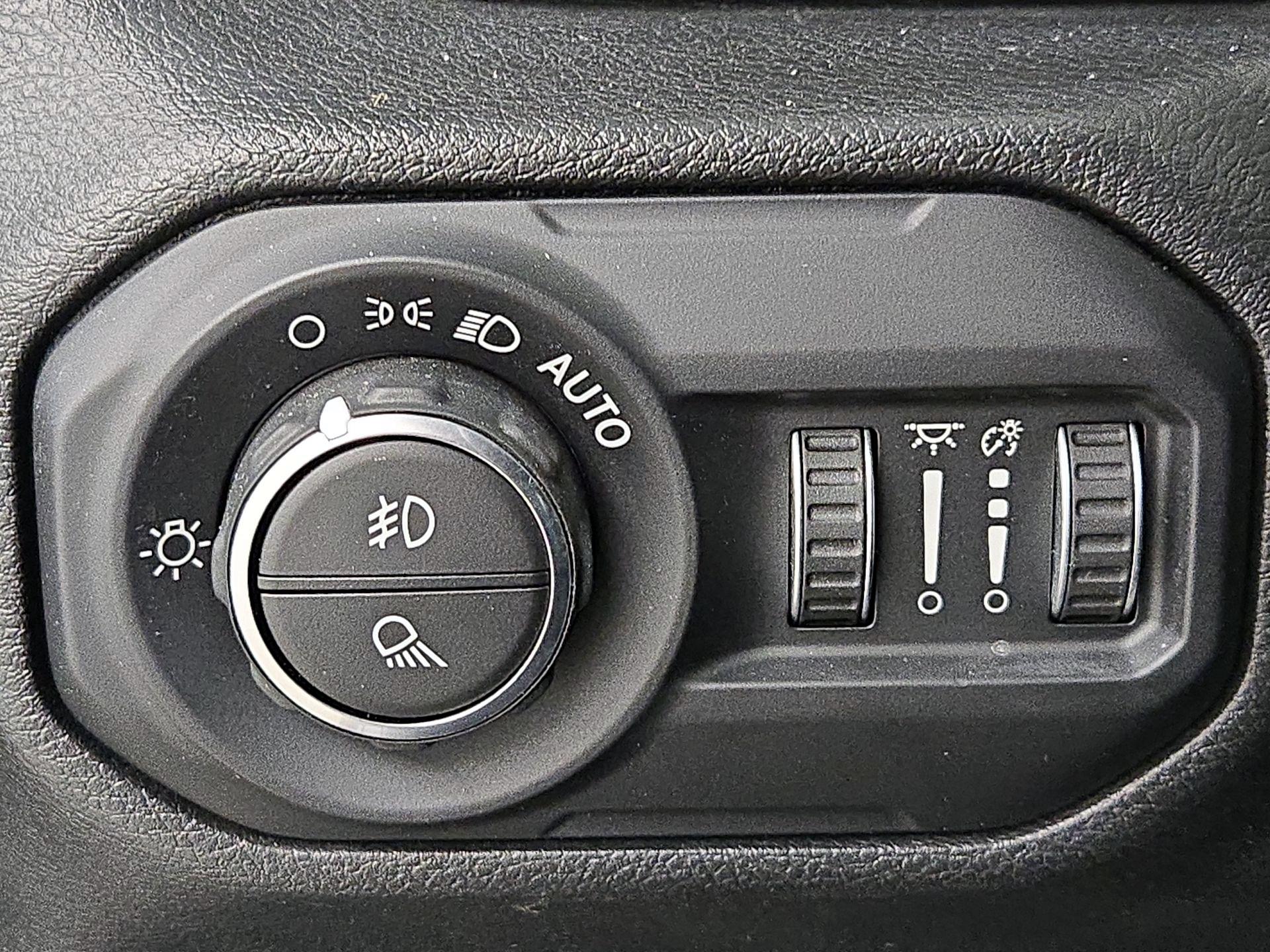 Thumbnail: 2022 Jeep Gladiator - 13