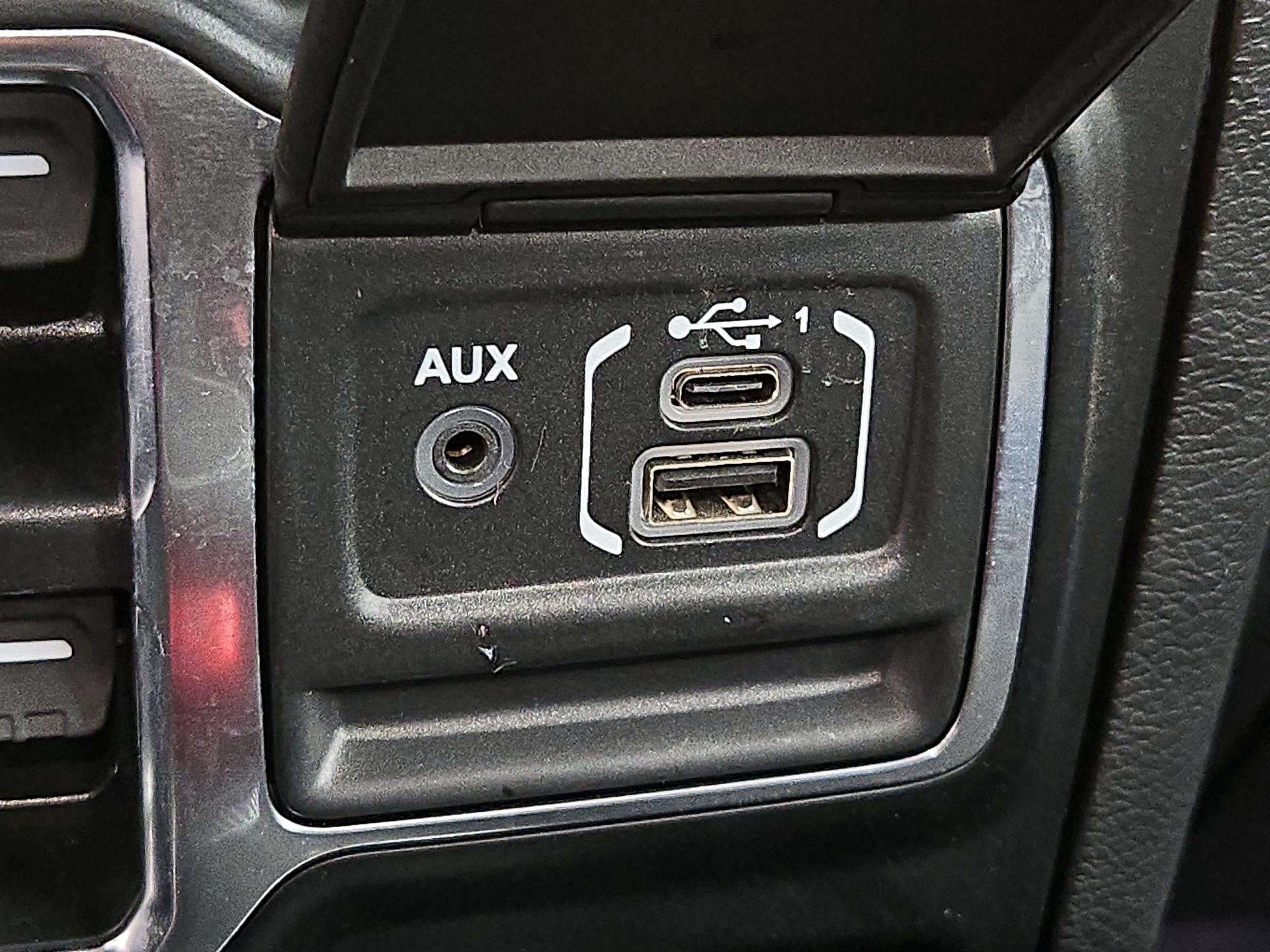 Thumbnail: 2022 Jeep Gladiator - 18