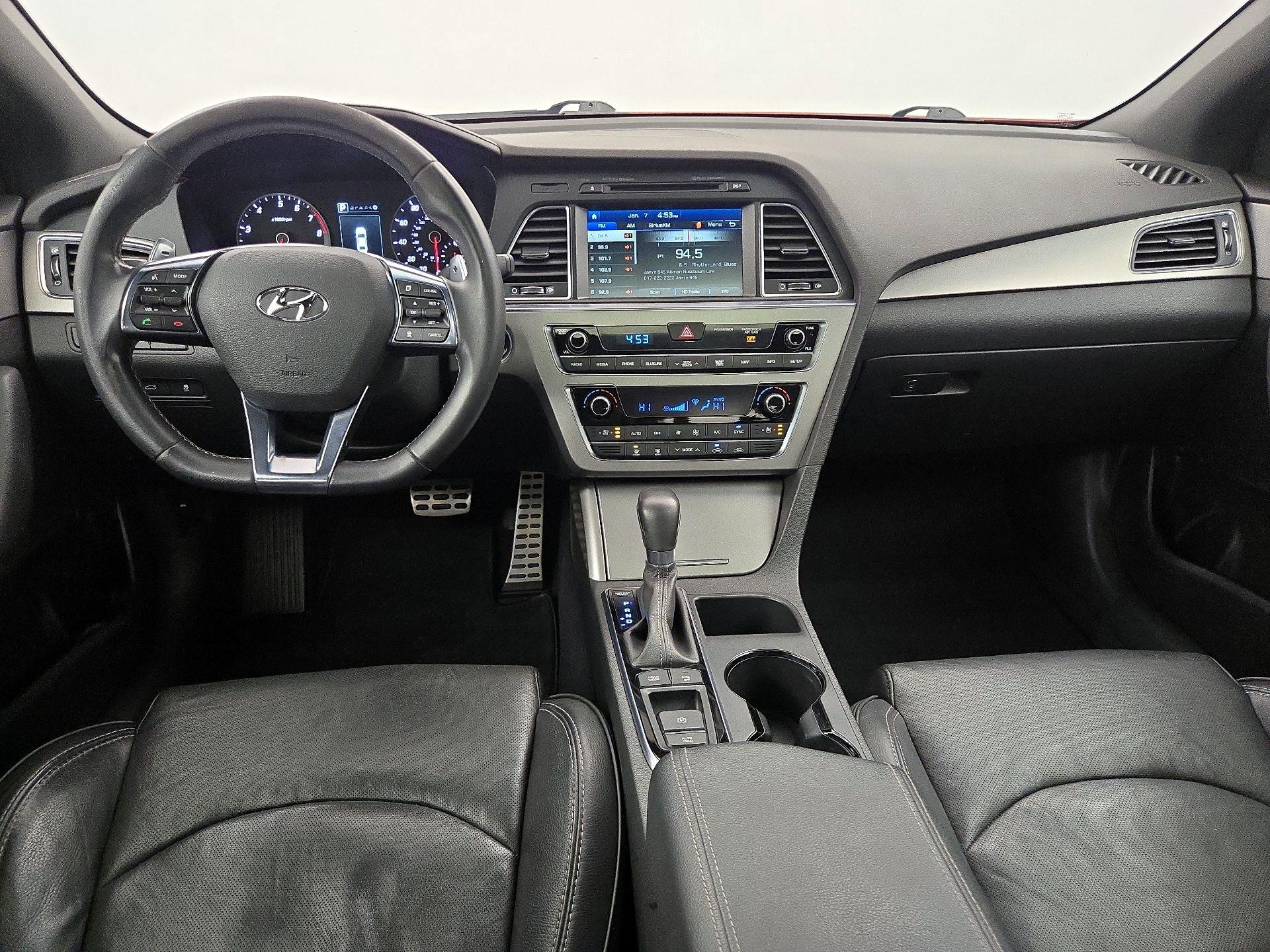 Thumbnail: 2015 Hyundai Sonata - 9