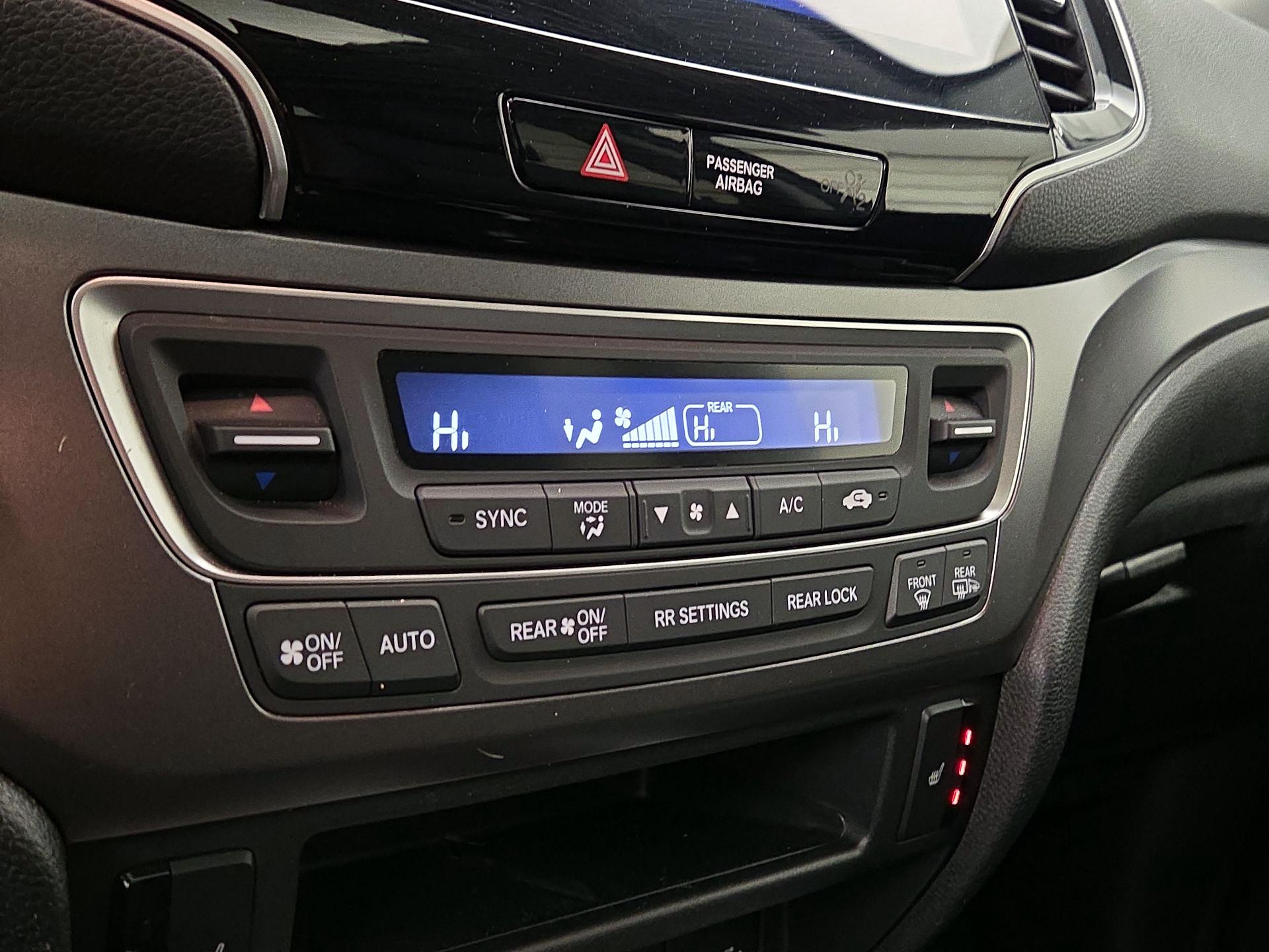 Thumbnail: 2019 Honda Pilot - 16