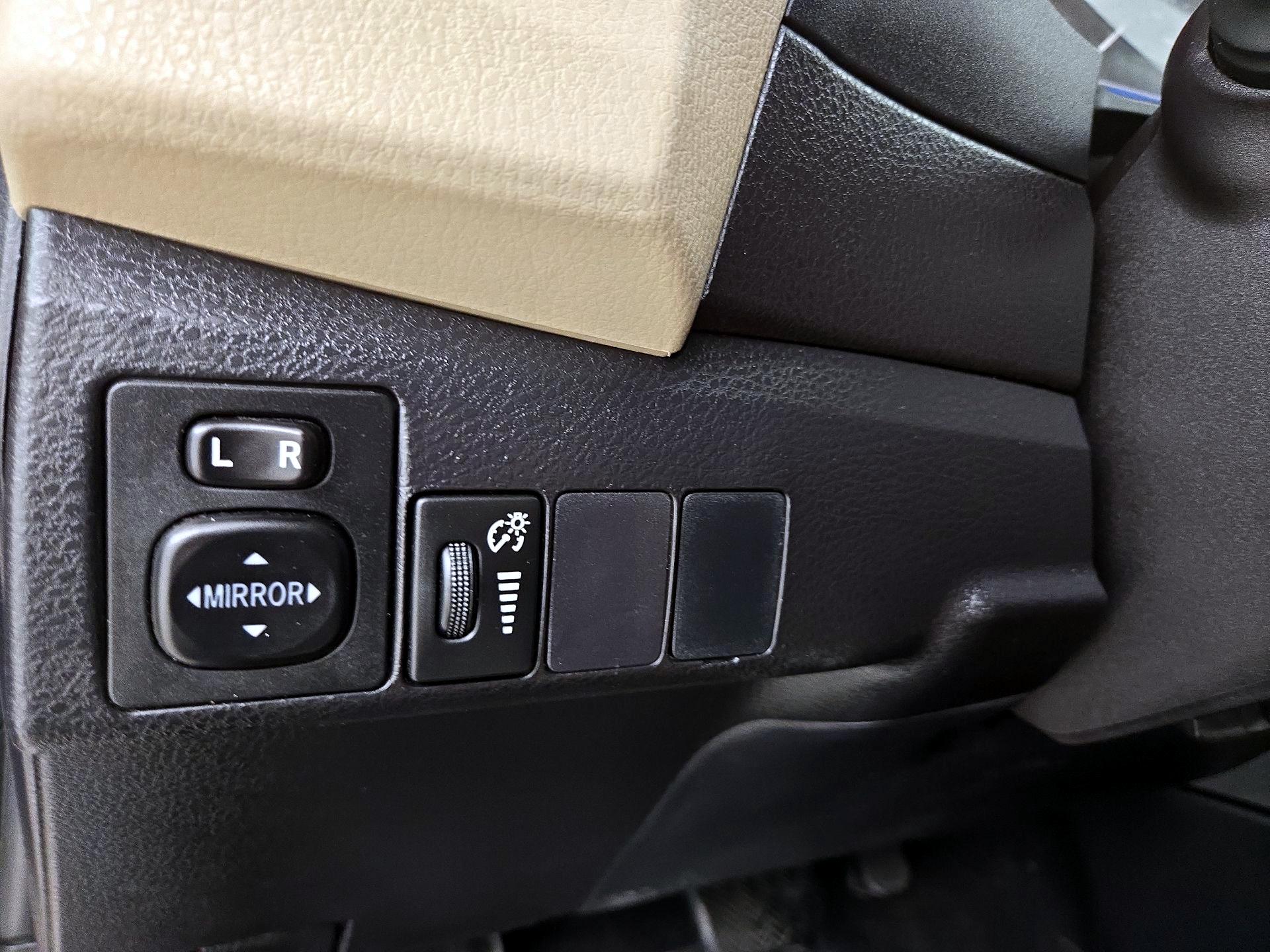 Thumbnail: 2016 Toyota Corolla - 13