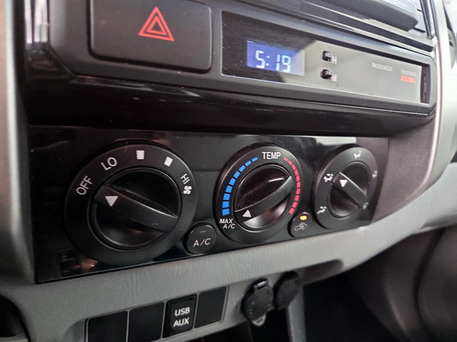 Thumbnail: 2014 Toyota Tacoma - 16