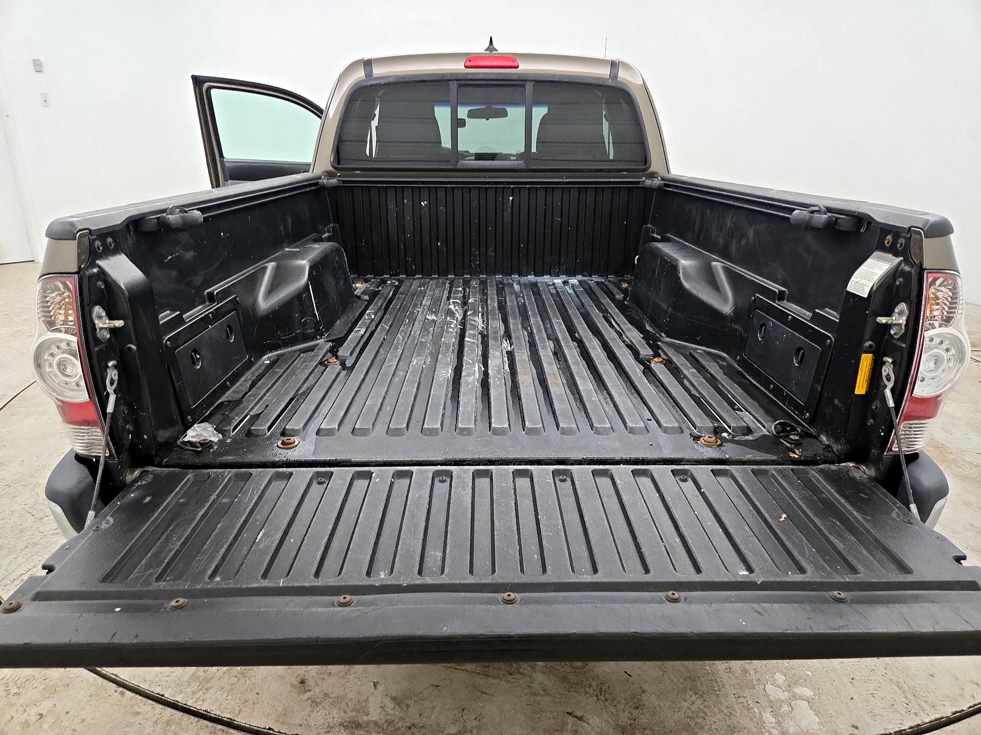 Thumbnail: 2014 Toyota Tacoma - 20