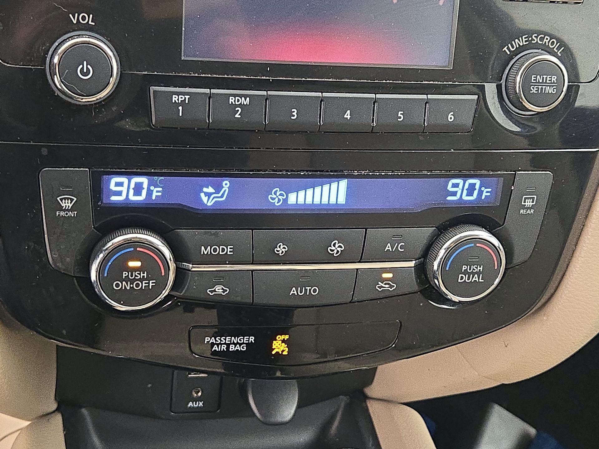 Thumbnail: 2016 Nissan Rogue - 16