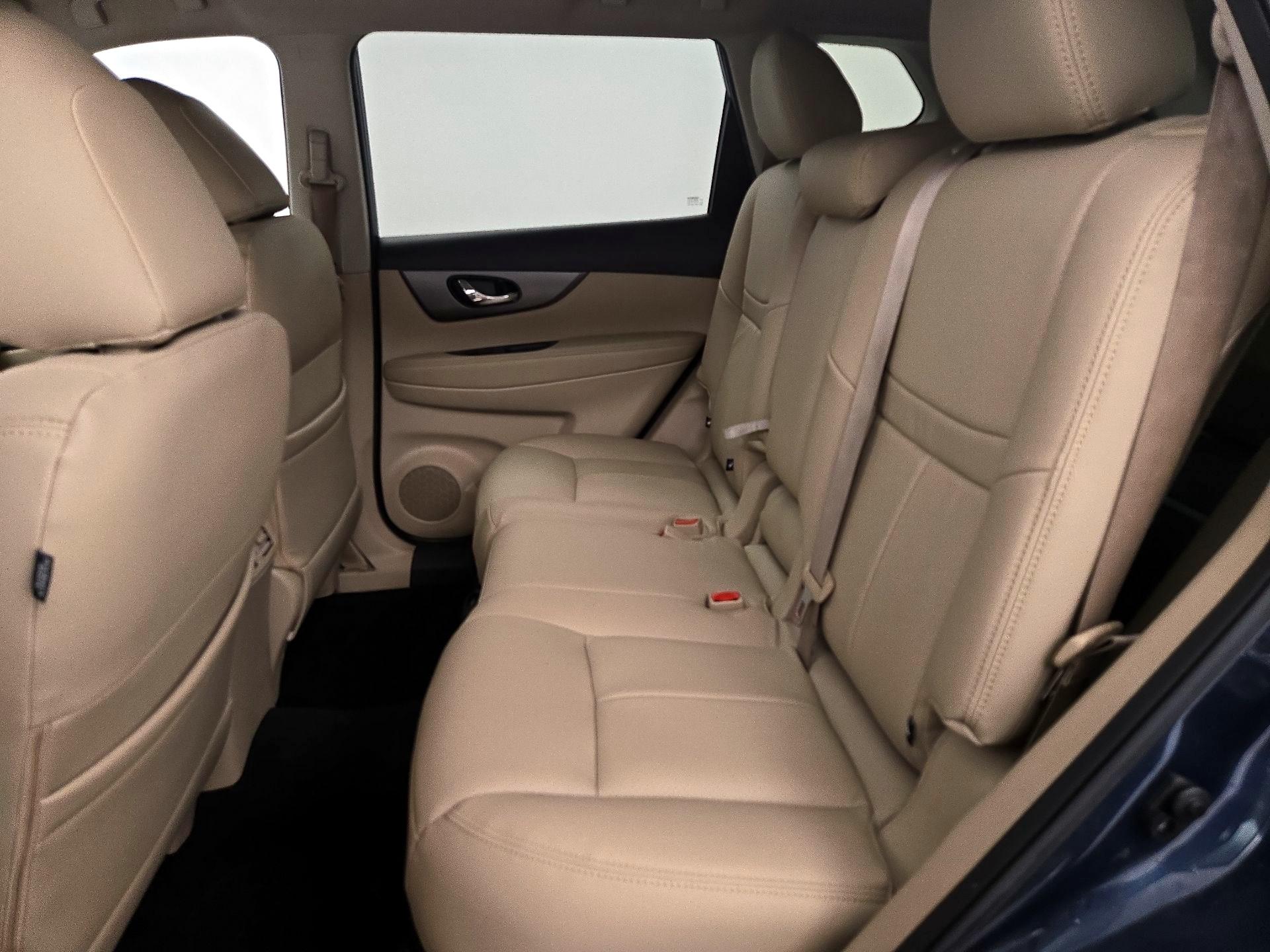 Thumbnail: 2016 Nissan Rogue - 19