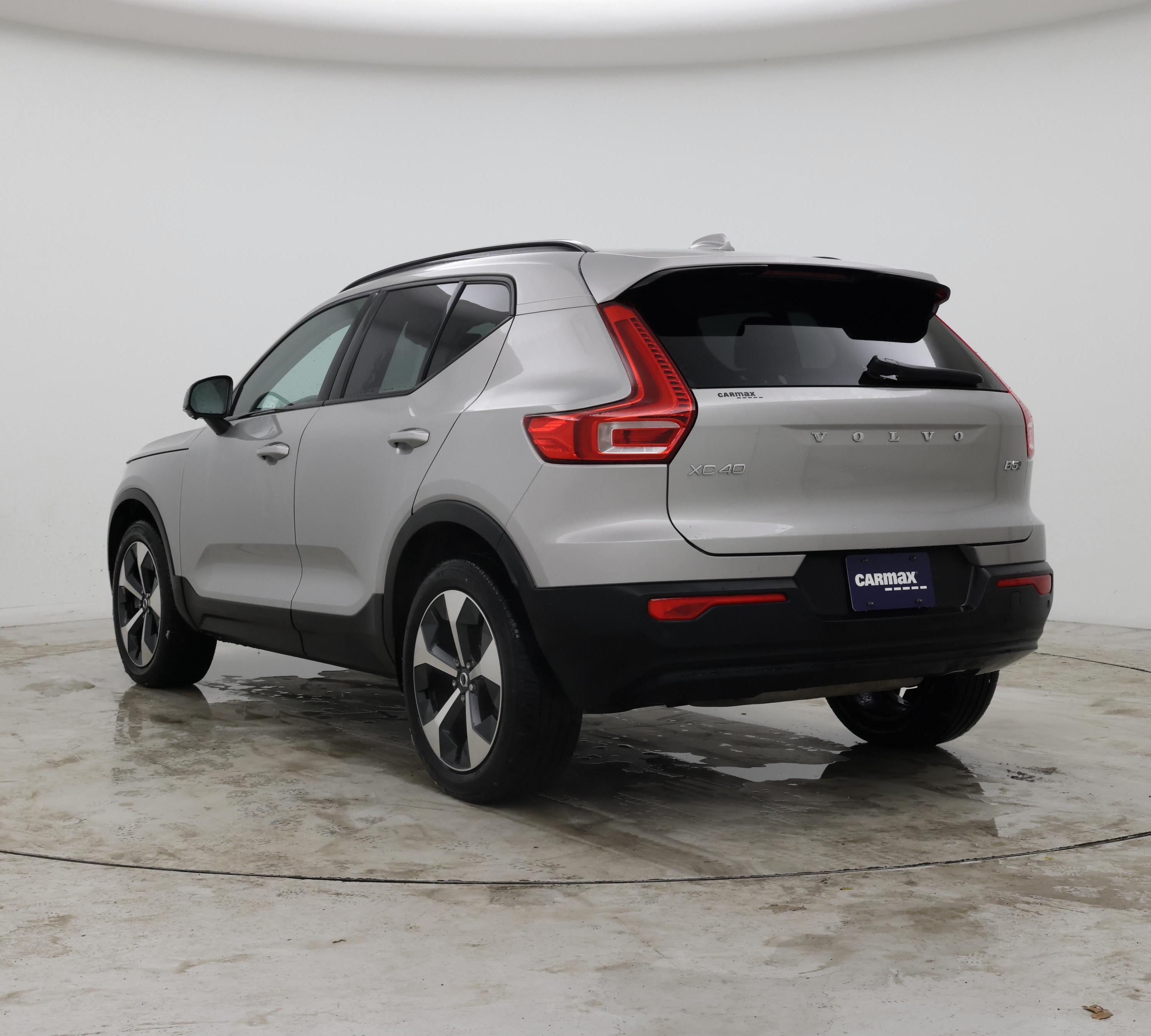 Thumbnail: 2023 Volvo XC40 - 2