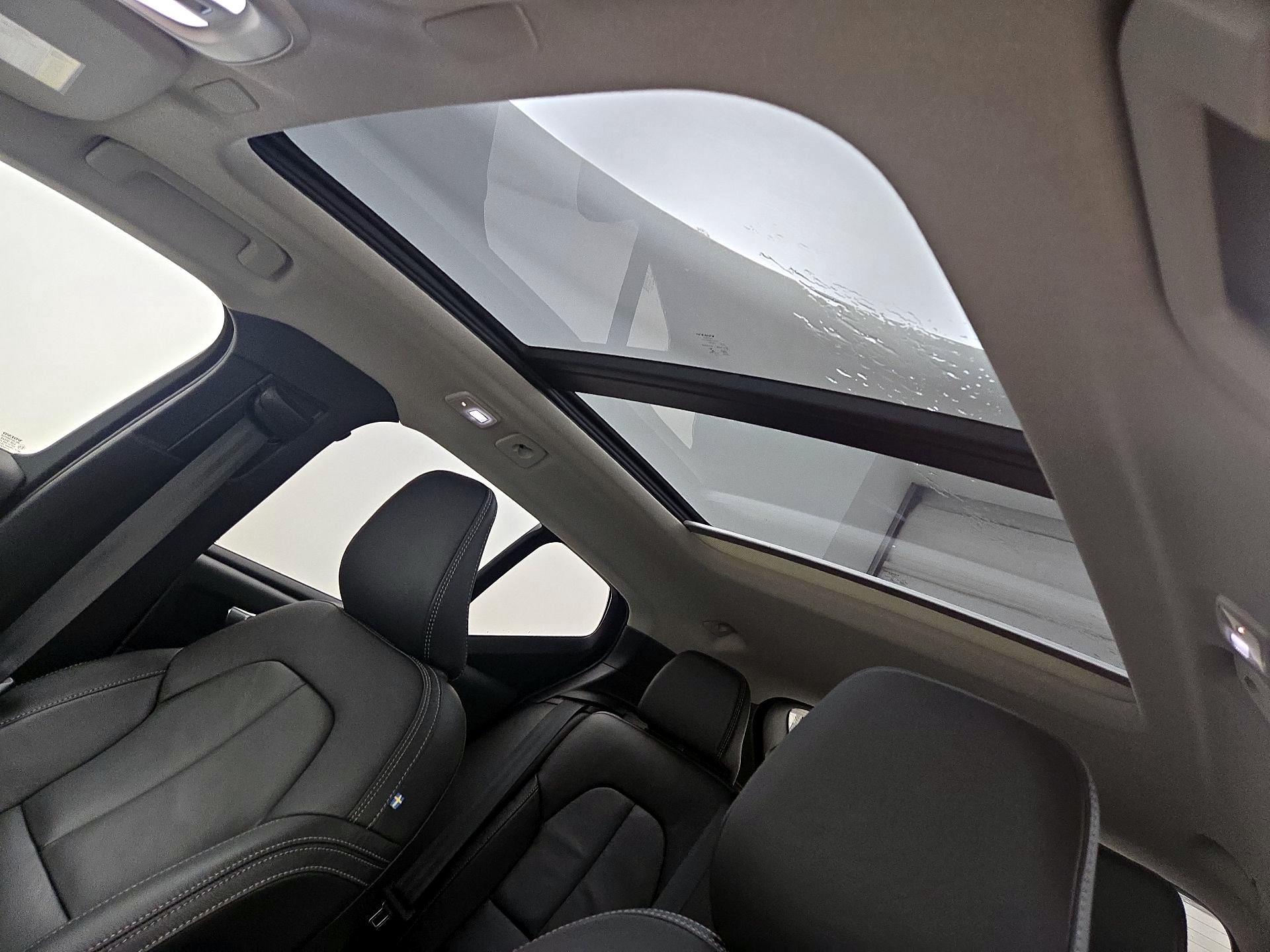 Thumbnail: 2023 Volvo XC40 - 19