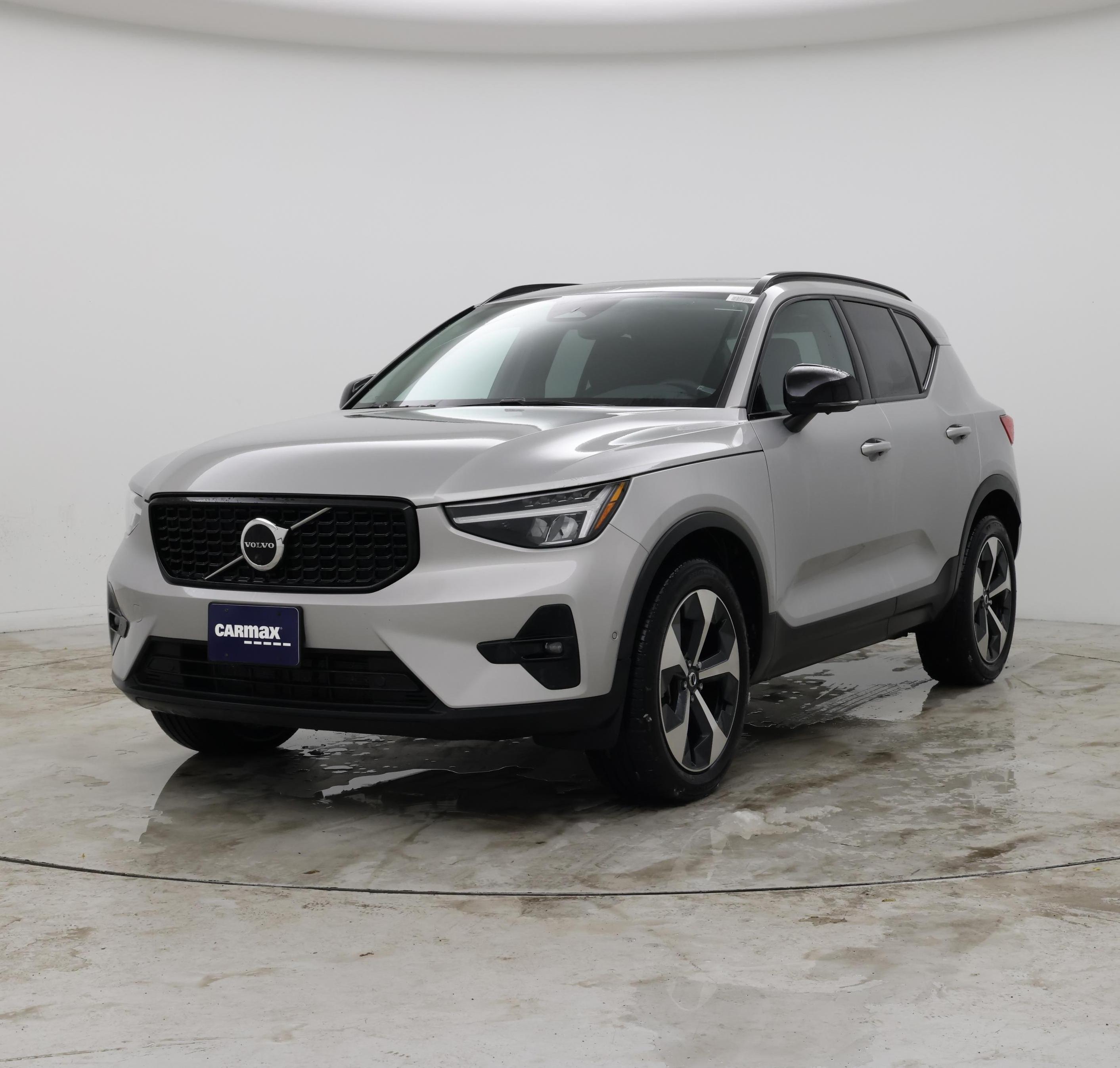 Thumbnail: 2023 Volvo XC40 - 4