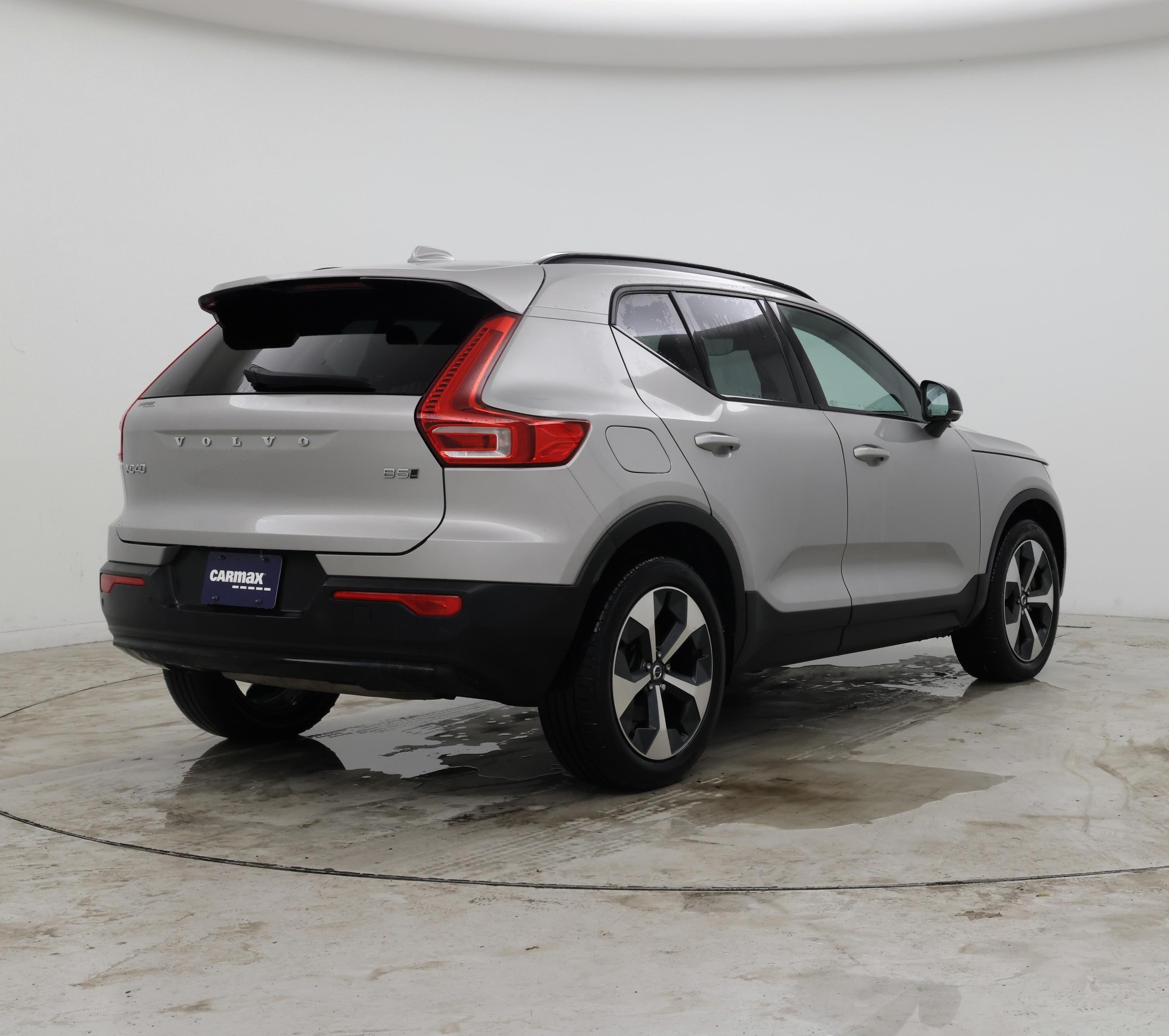 Thumbnail: 2023 Volvo XC40 - 8