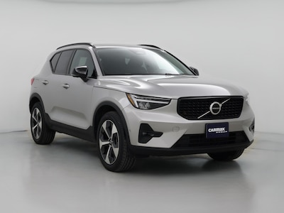 2023 Volvo XC40 B5 Plus Dark Theme