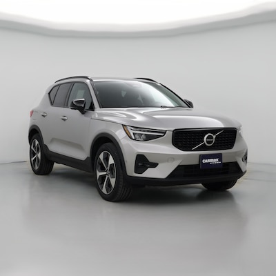 2023 Volvo XC40 B5 Plus Dark Theme