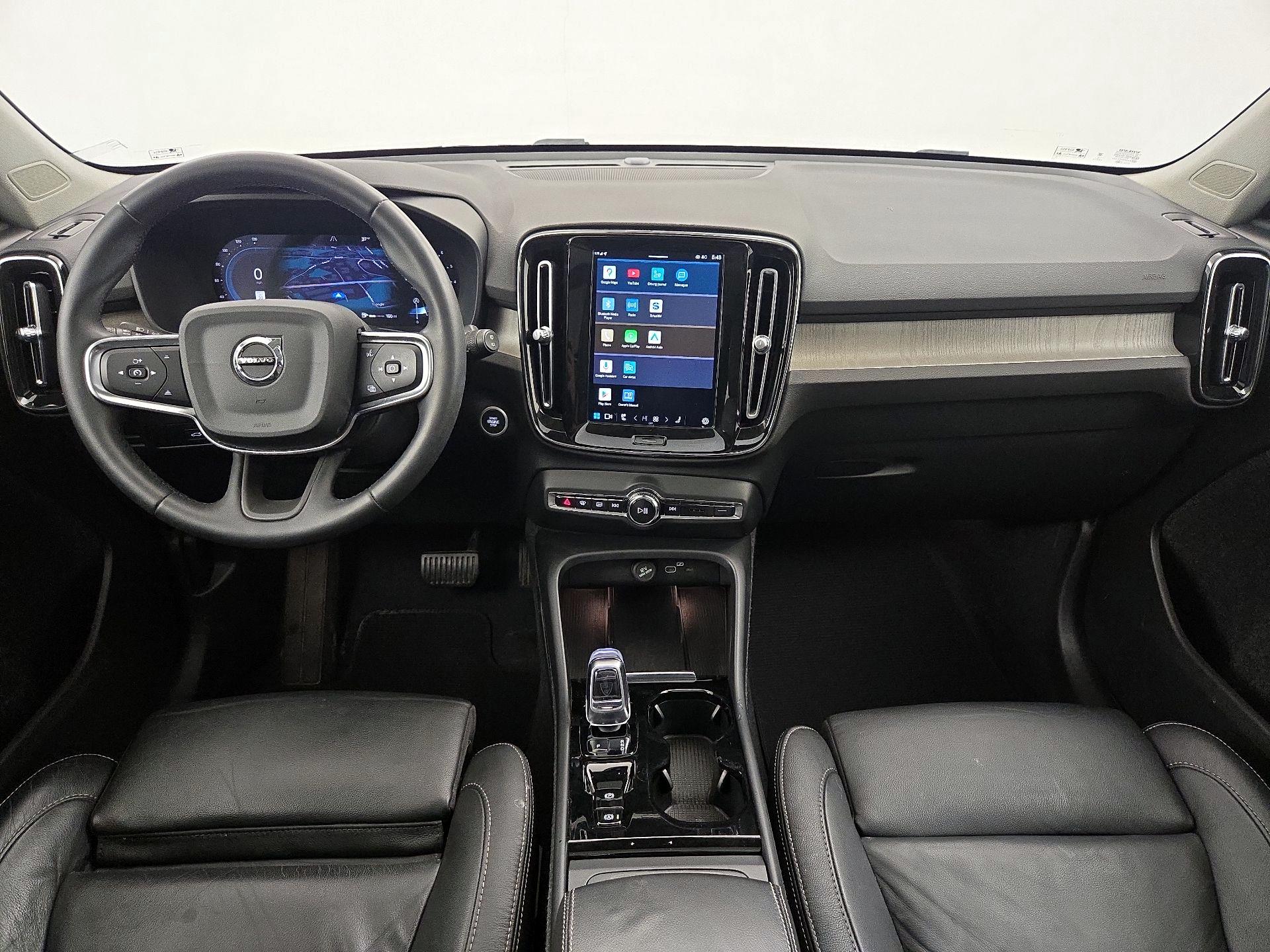 Thumbnail: 2023 Volvo XC40 - 9