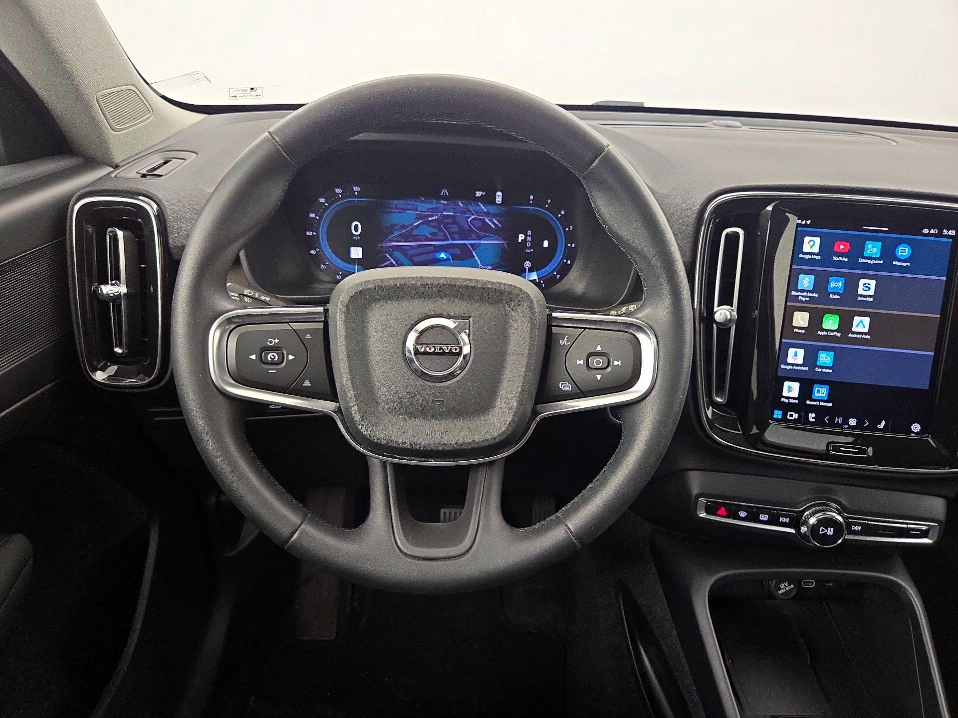 Thumbnail: 2023 Volvo XC40 - 10