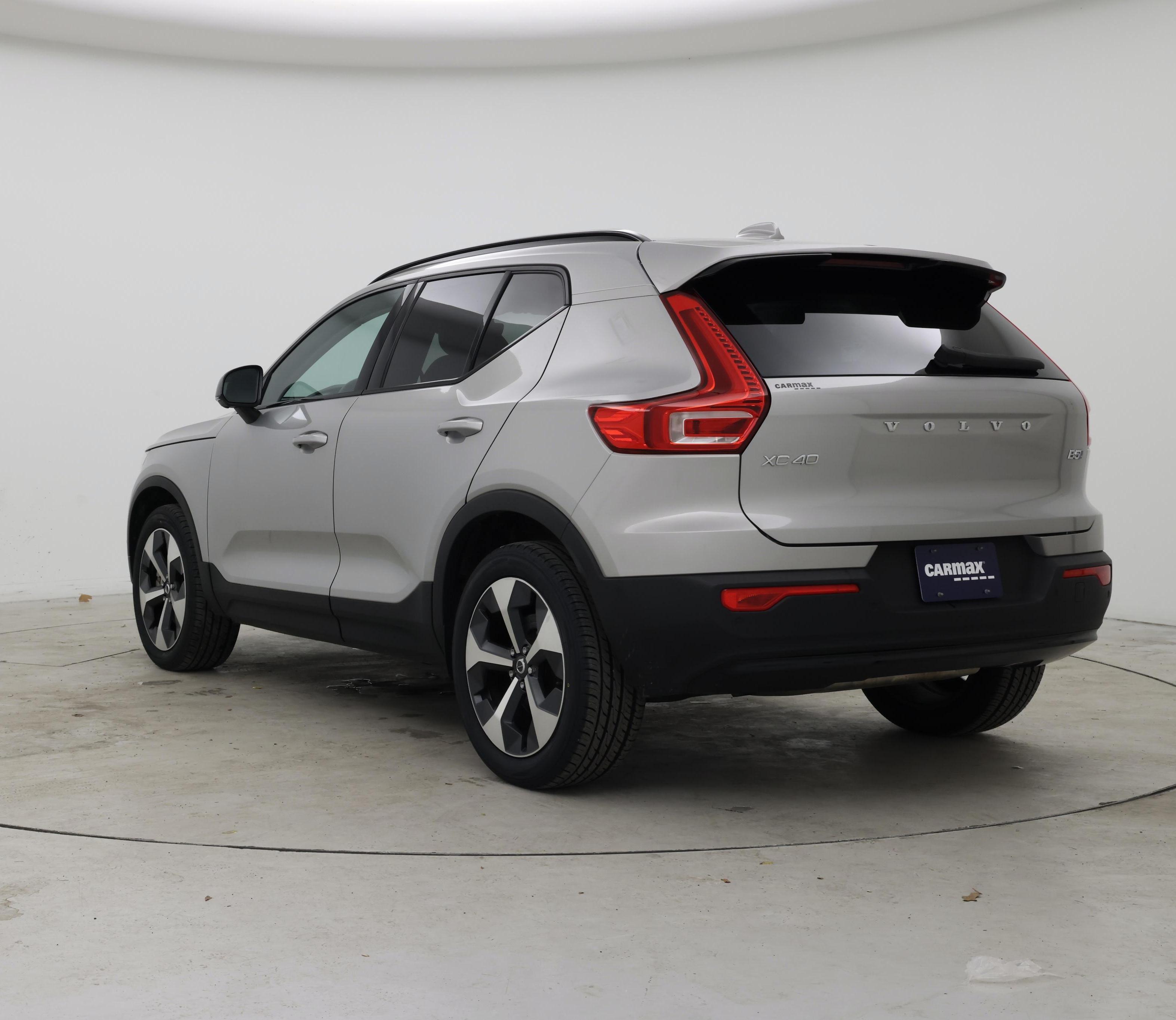 Thumbnail: 2023 Volvo XC40 - 2