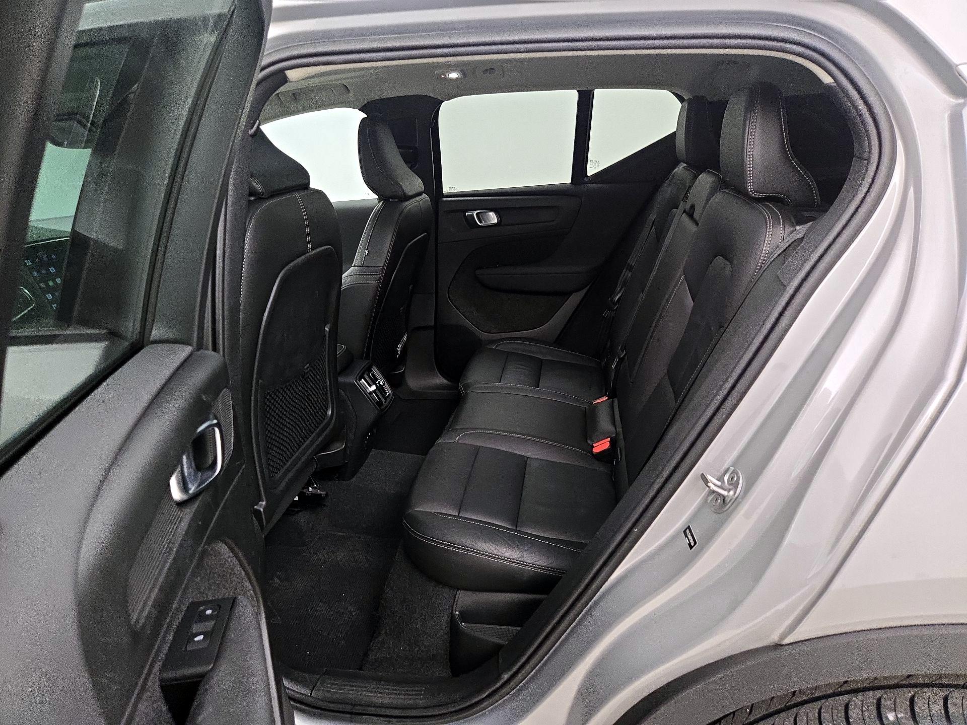 Thumbnail: 2023 Volvo XC40 - 20