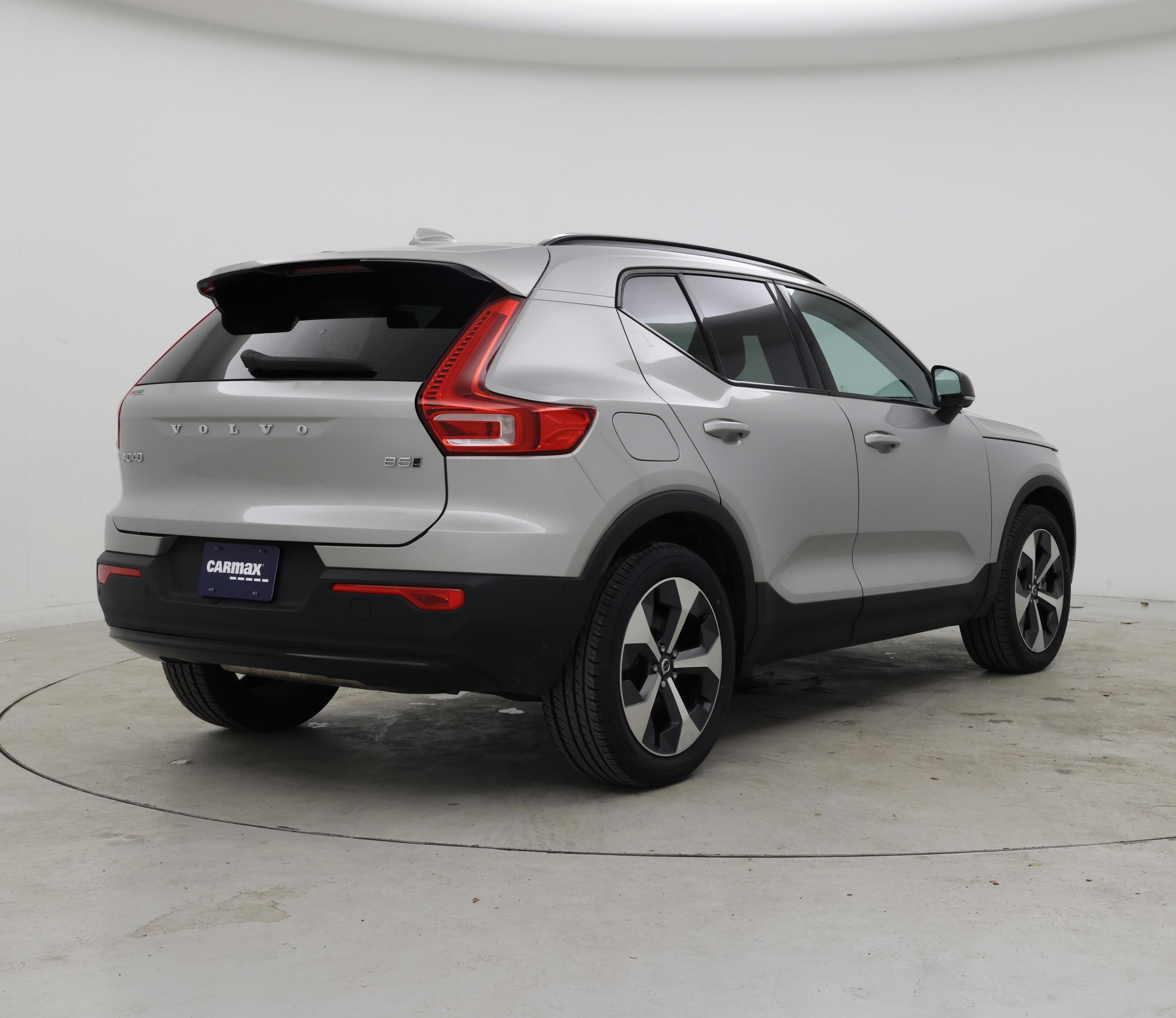 Thumbnail: 2023 Volvo XC40 - 8