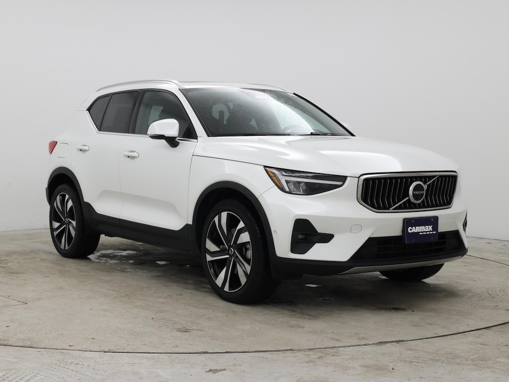 Volvo XC40 B5 Plus Bright Theme AWD
