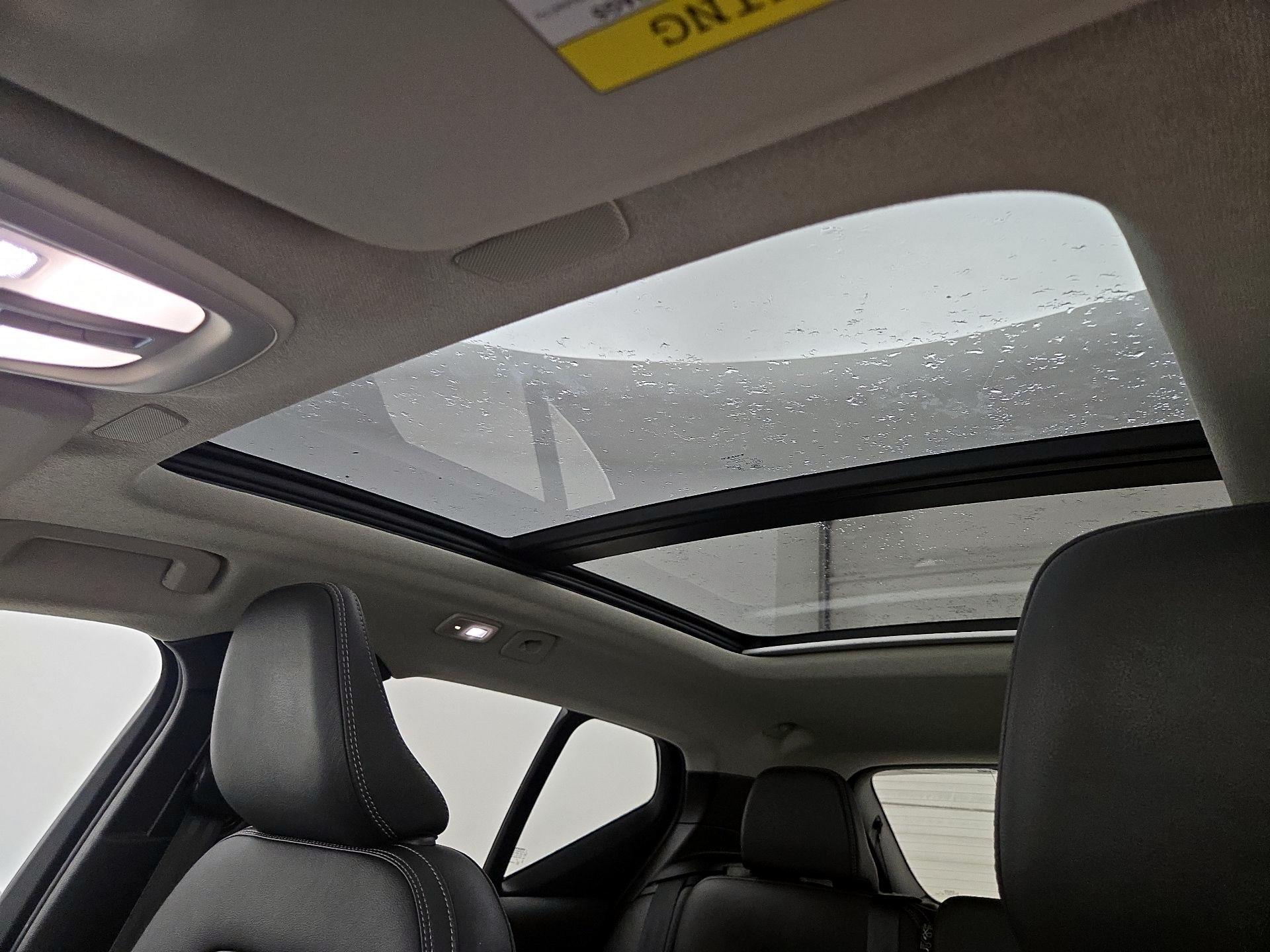 Thumbnail: 2023 Volvo XC40 - 20