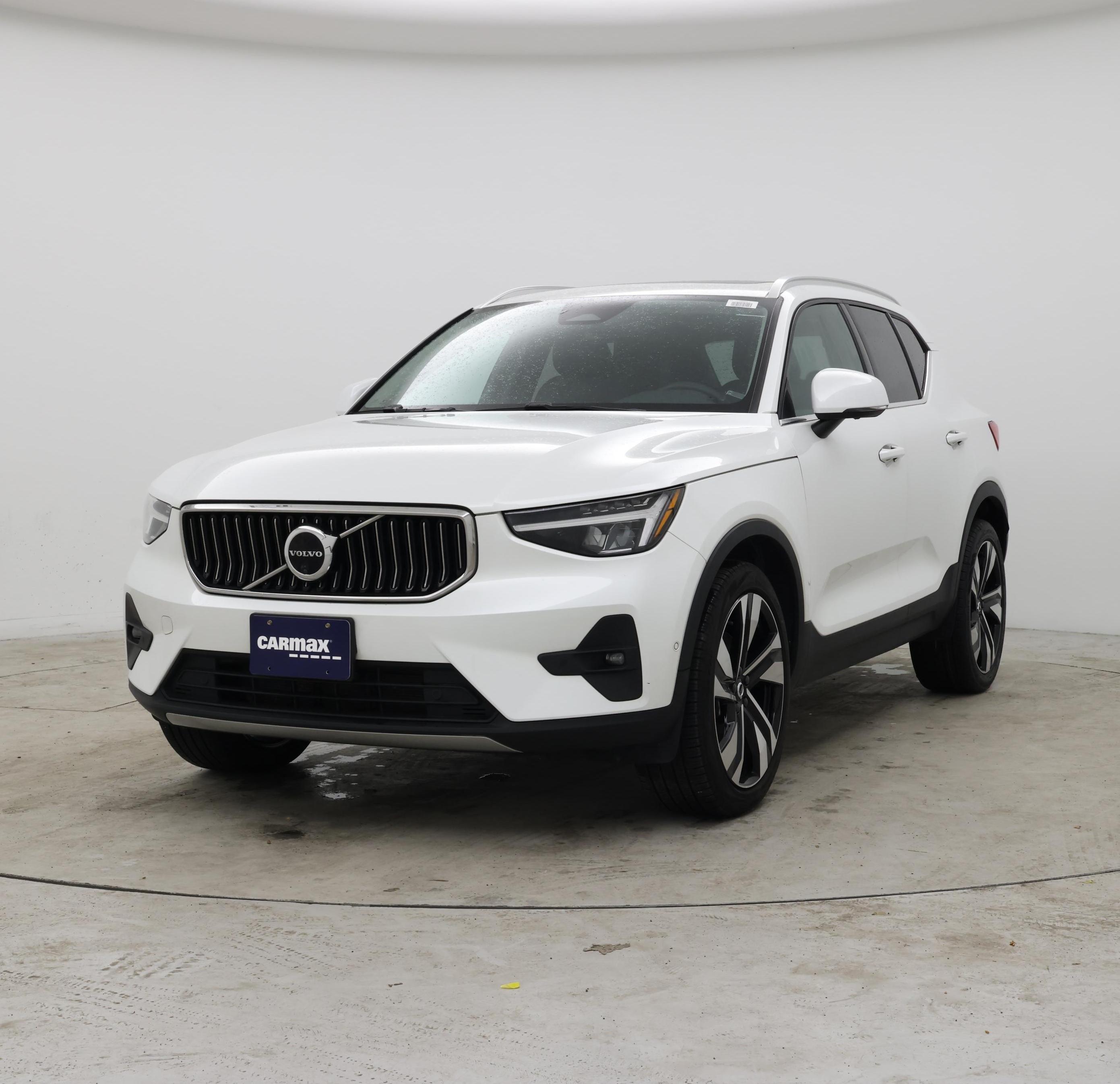 Thumbnail: 2023 Volvo XC40 - 4