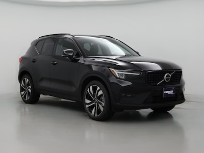 2023 Volvo XC40 B5 Plus Dark Theme
