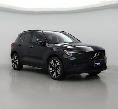 2023 Volvo XC40 B5 Plus Dark Theme