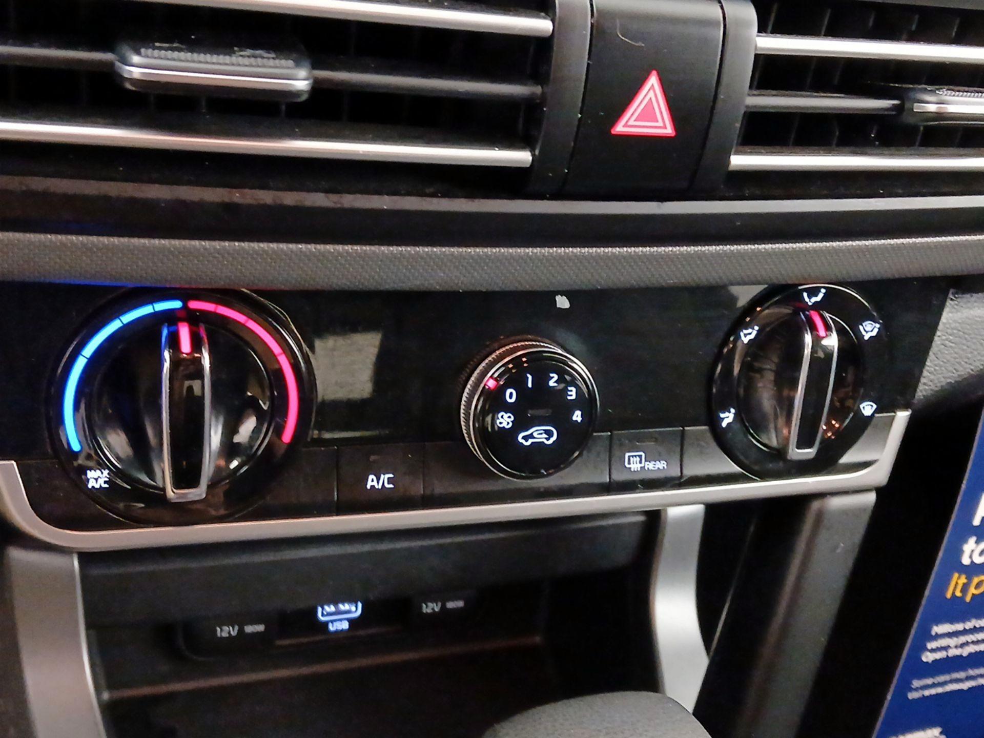 Thumbnail: 2021 Kia Seltos - 16