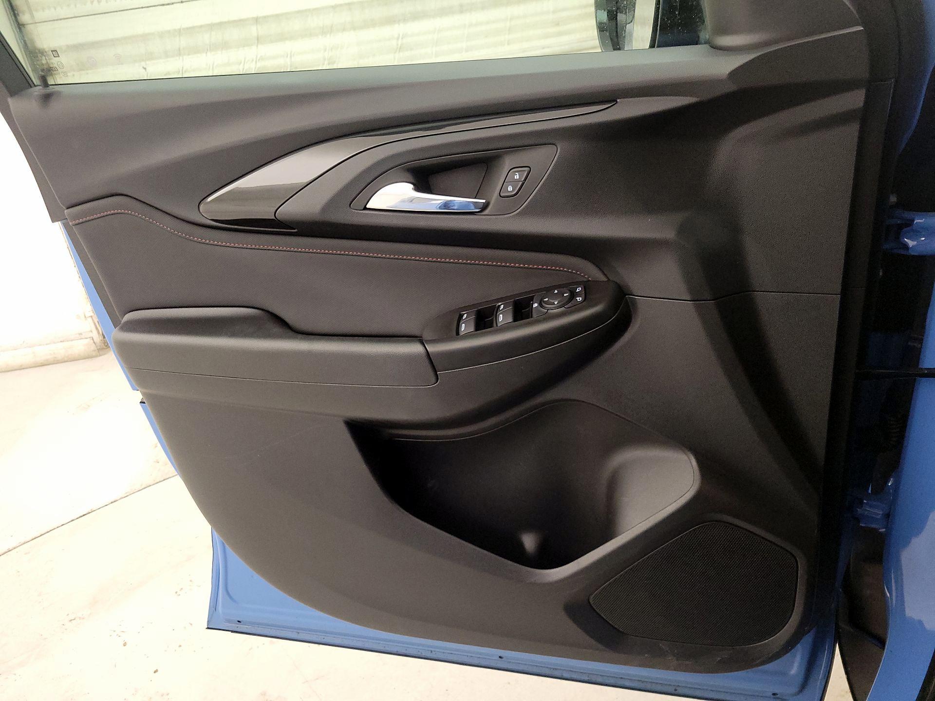 Thumbnail: 2023 Chevrolet TrailBlazer - 12