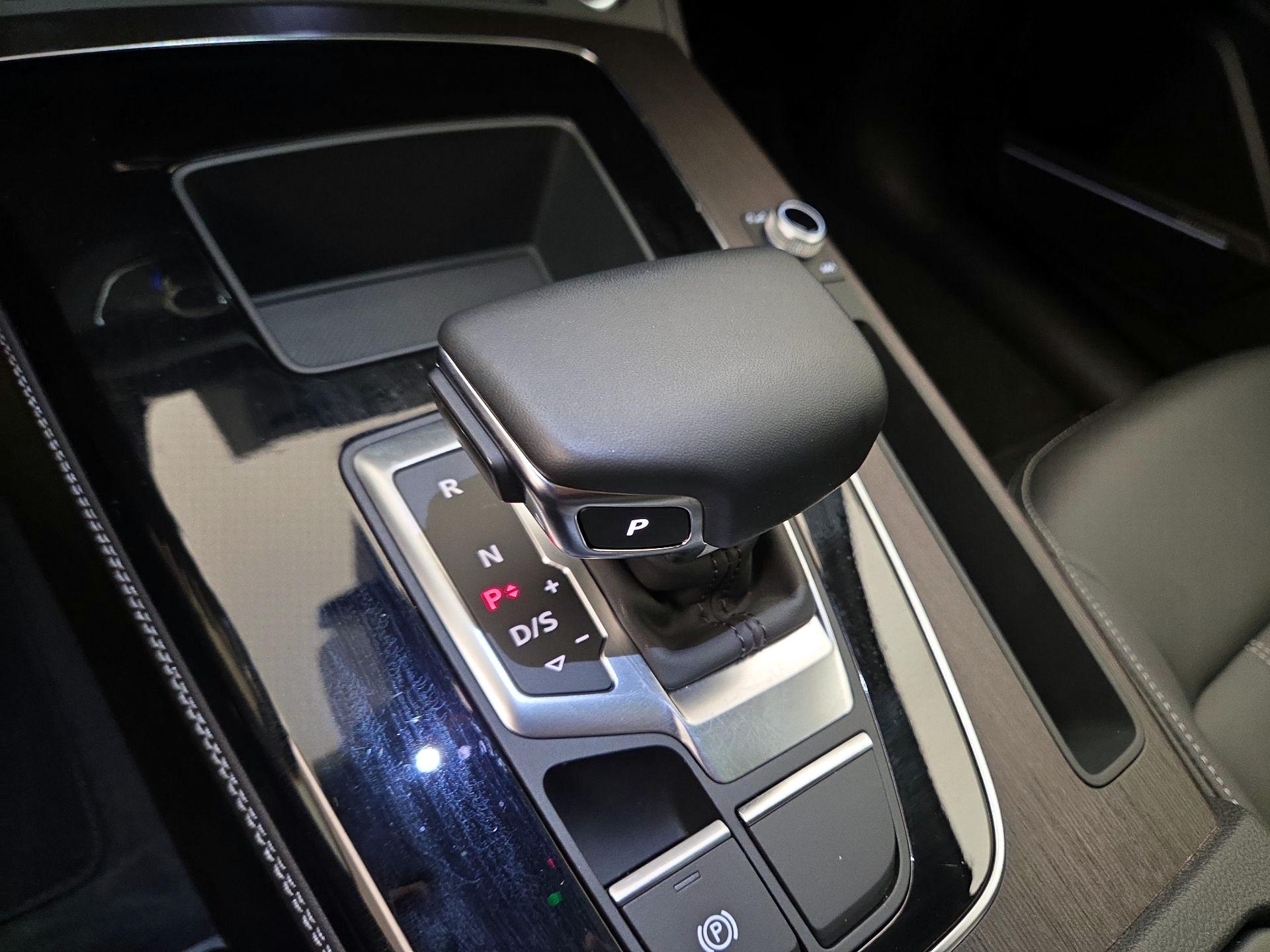 Thumbnail: 2022 Audi Q5 - 17