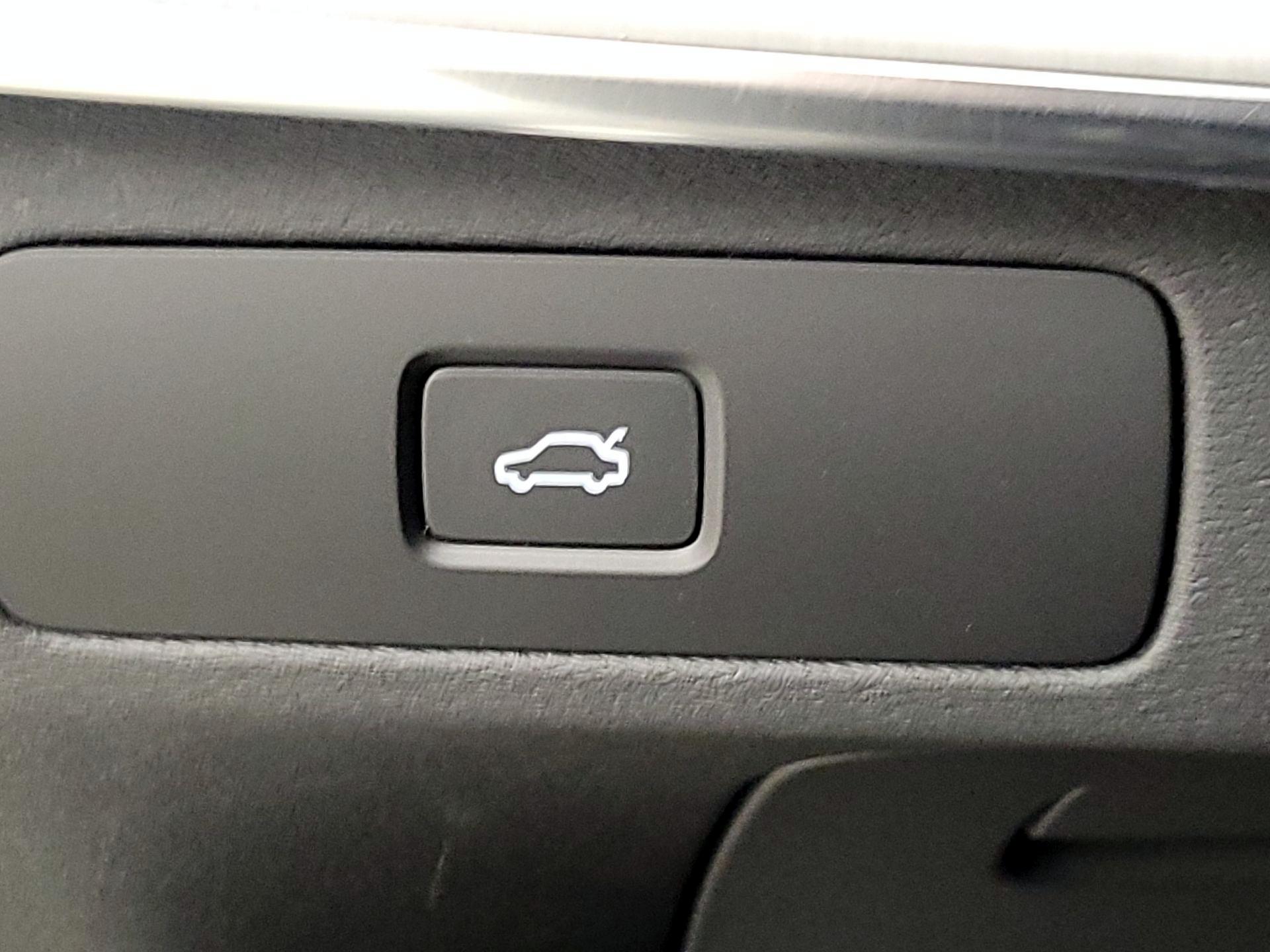 Thumbnail: 2024 Volvo XC90 - 13