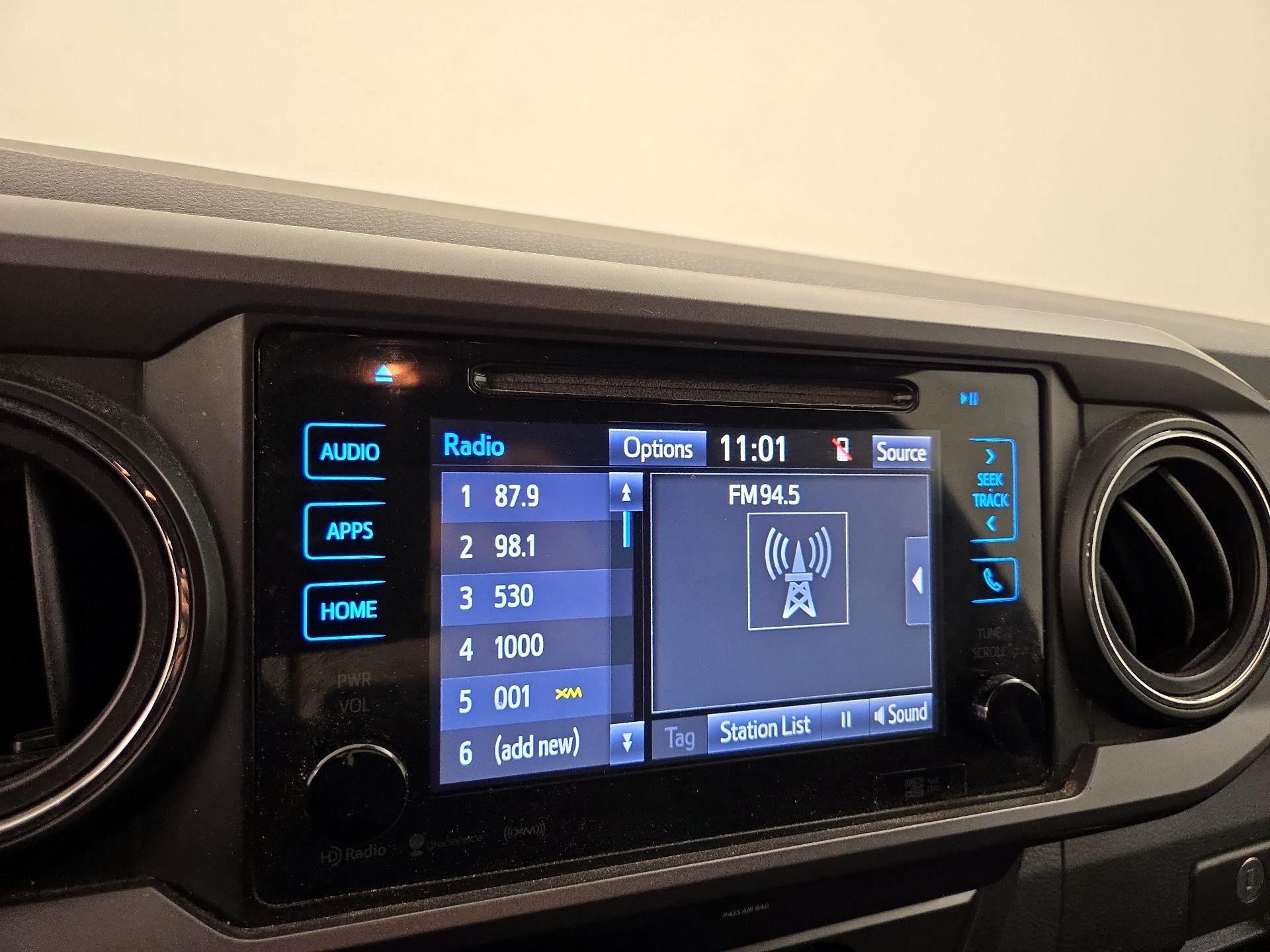 Thumbnail: 2019 Toyota Tacoma - 15