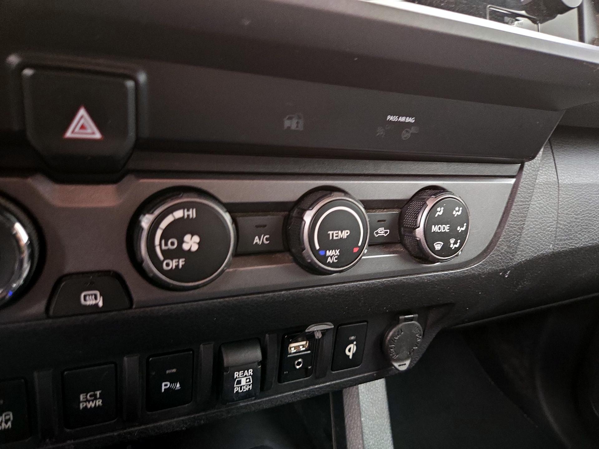 Thumbnail: 2019 Toyota Tacoma - 16