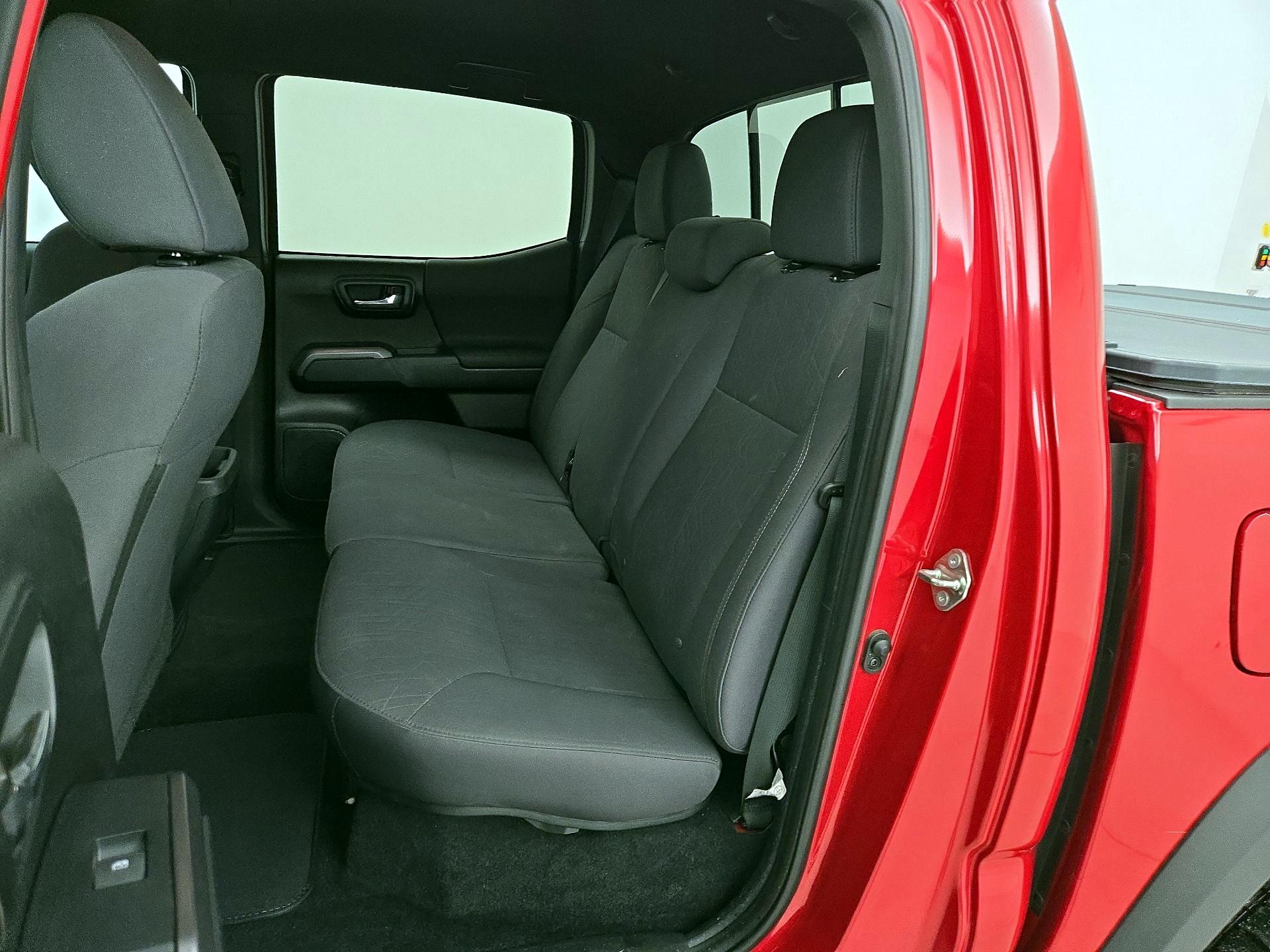 Thumbnail: 2019 Toyota Tacoma - 19
