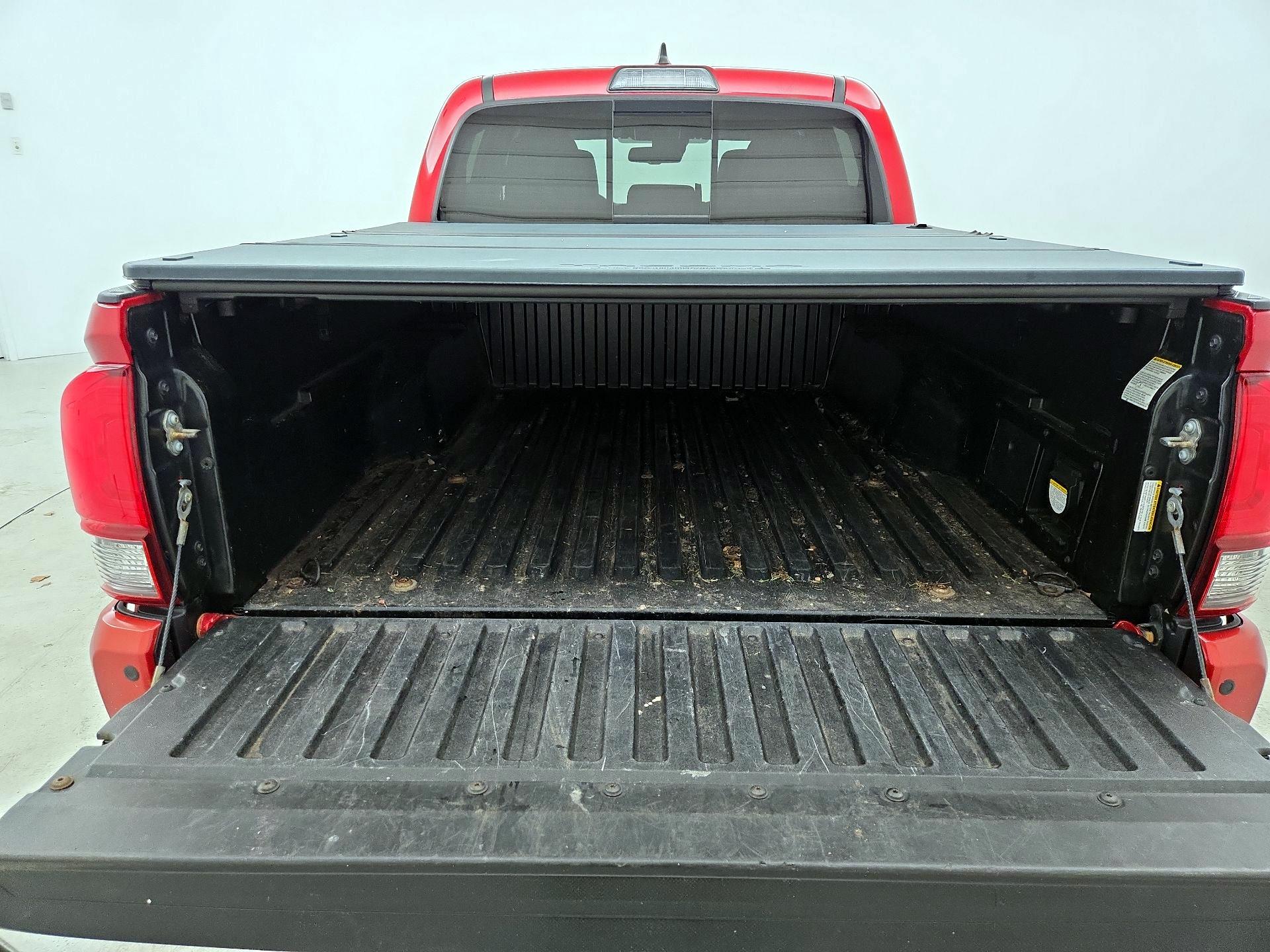 Thumbnail: 2019 Toyota Tacoma - 20
