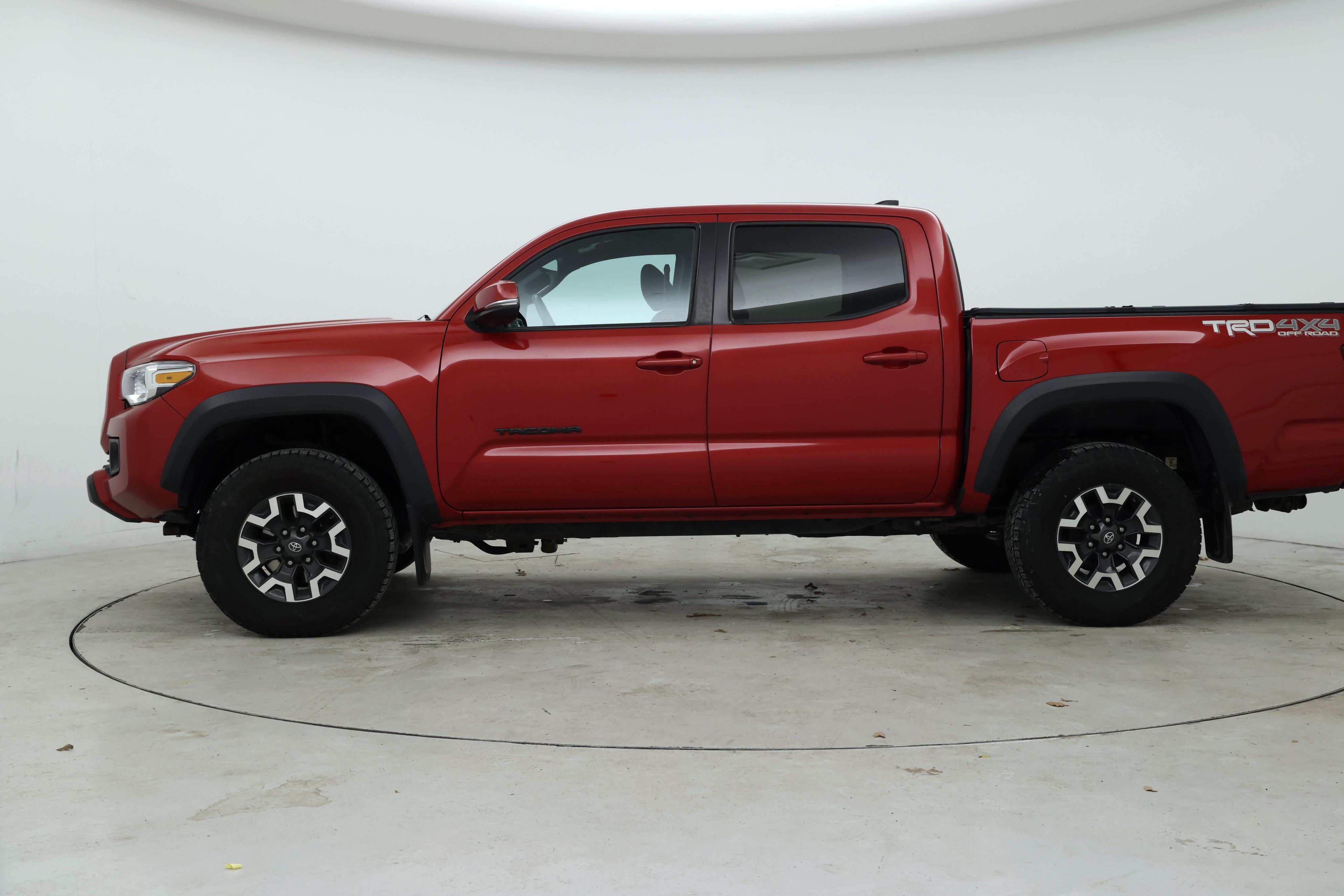Thumbnail: 2019 Toyota Tacoma - 3
