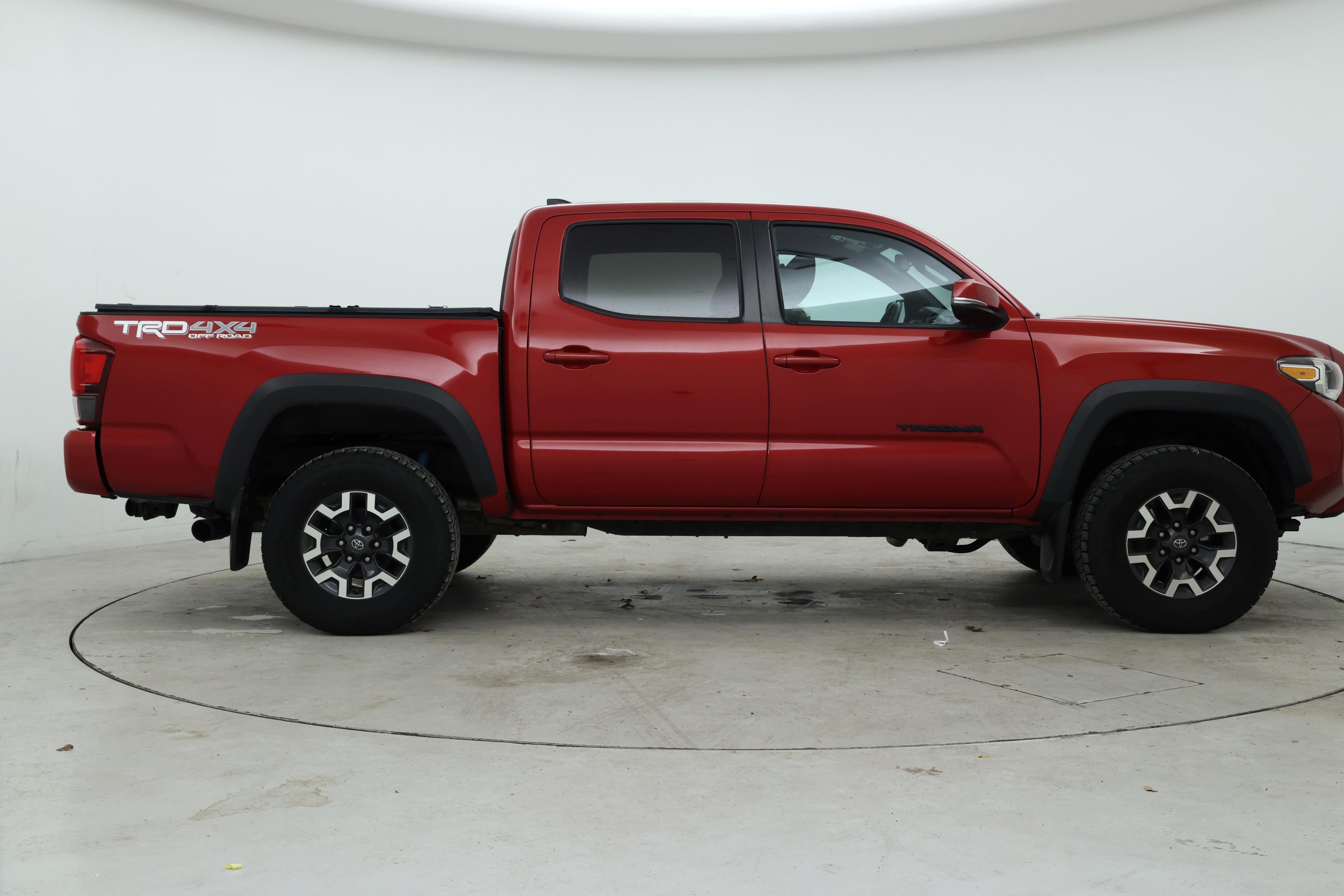 Thumbnail: 2019 Toyota Tacoma - 7