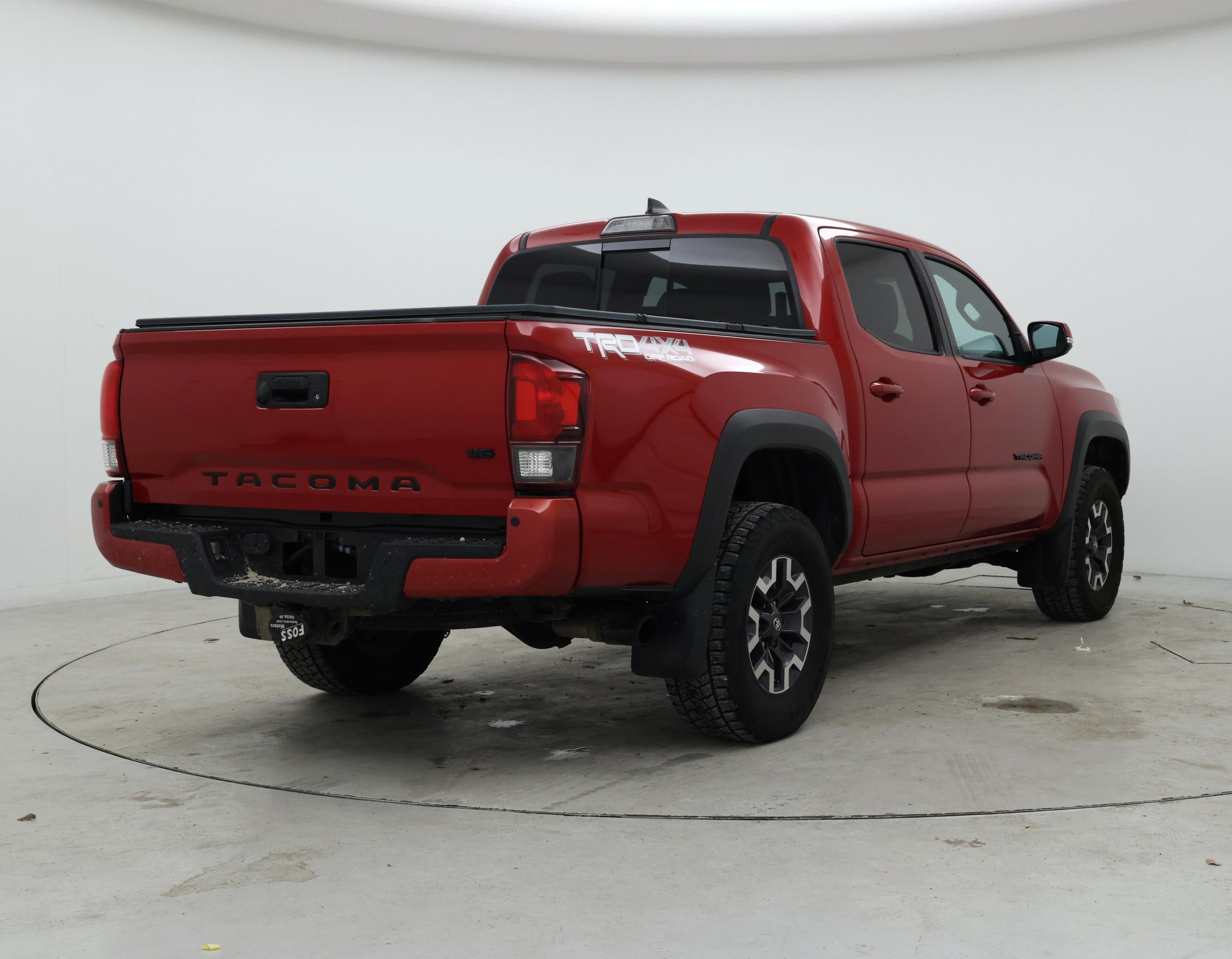 Thumbnail: 2019 Toyota Tacoma - 8