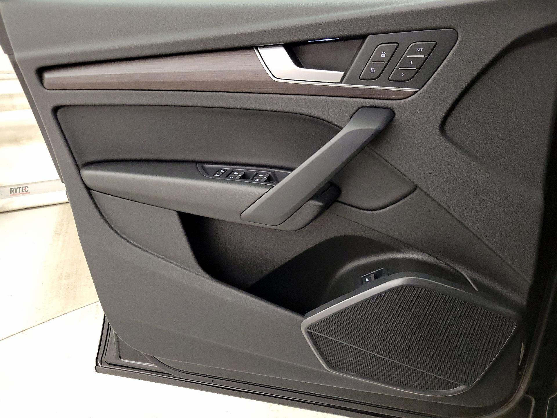 Thumbnail: 2022 Audi Q5 - 12