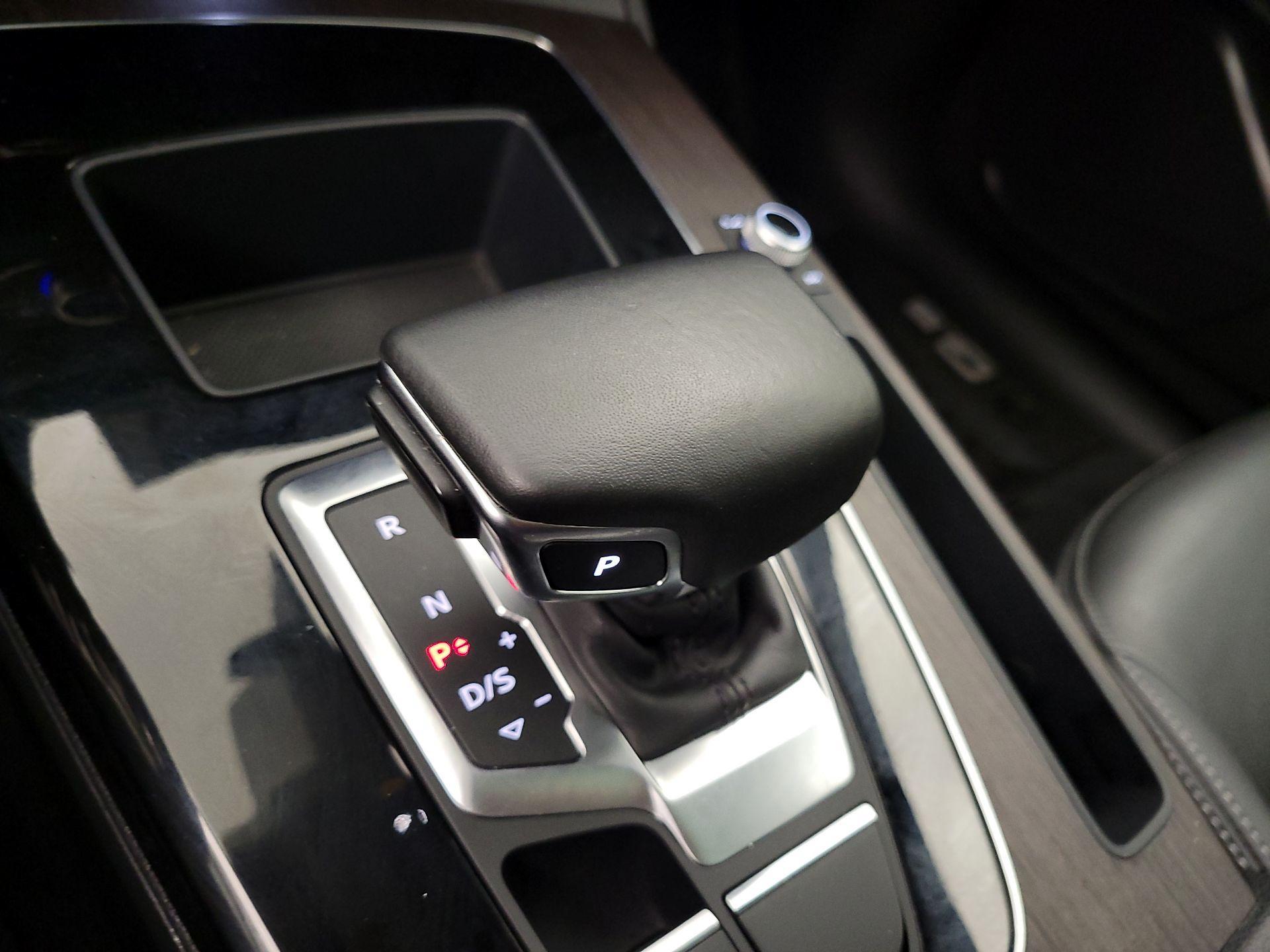 Thumbnail: 2022 Audi Q5 - 17